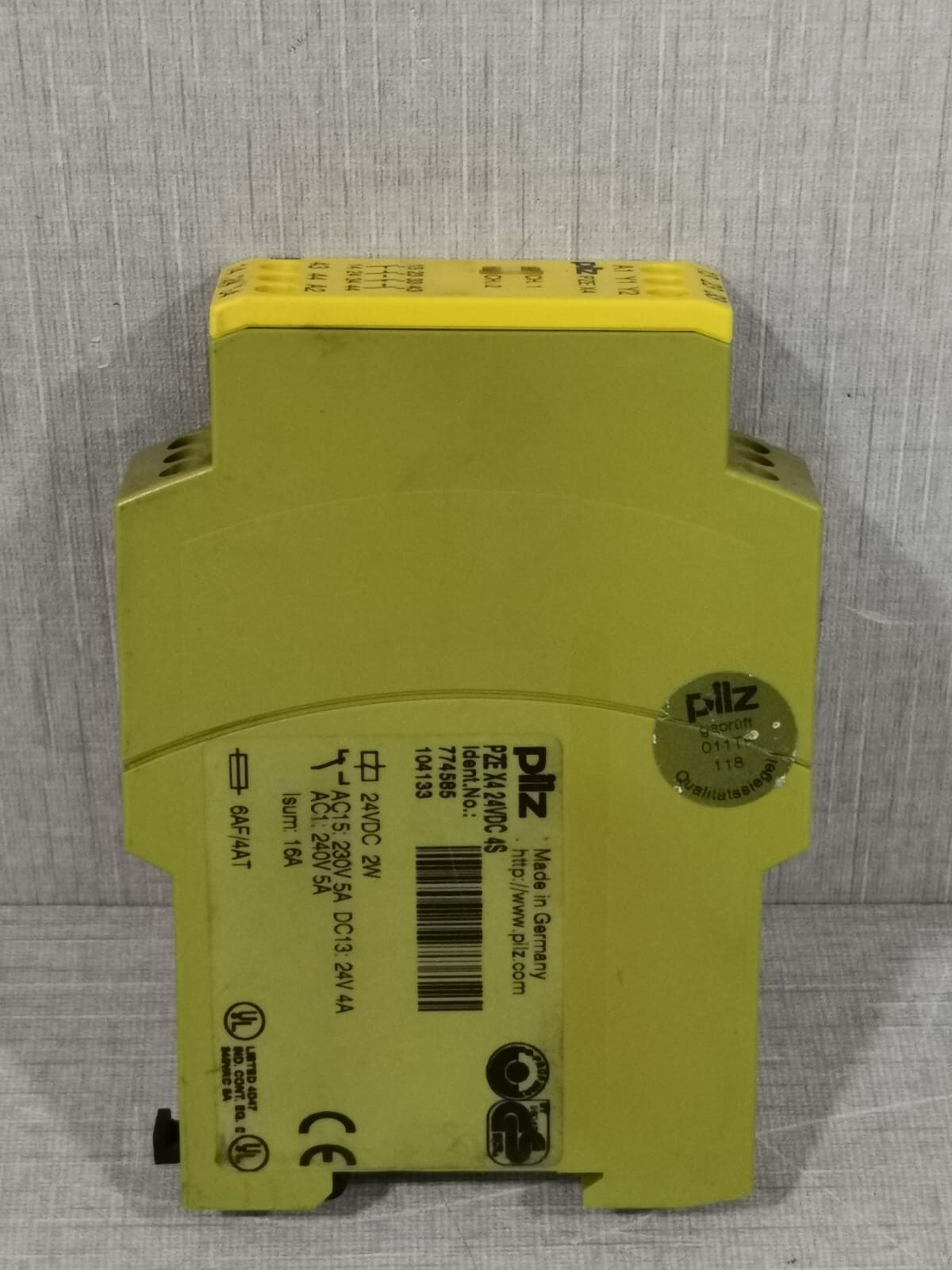 Pilz X4 PILZ PZE X4 24VDC 4S SAFETY RELAY 2