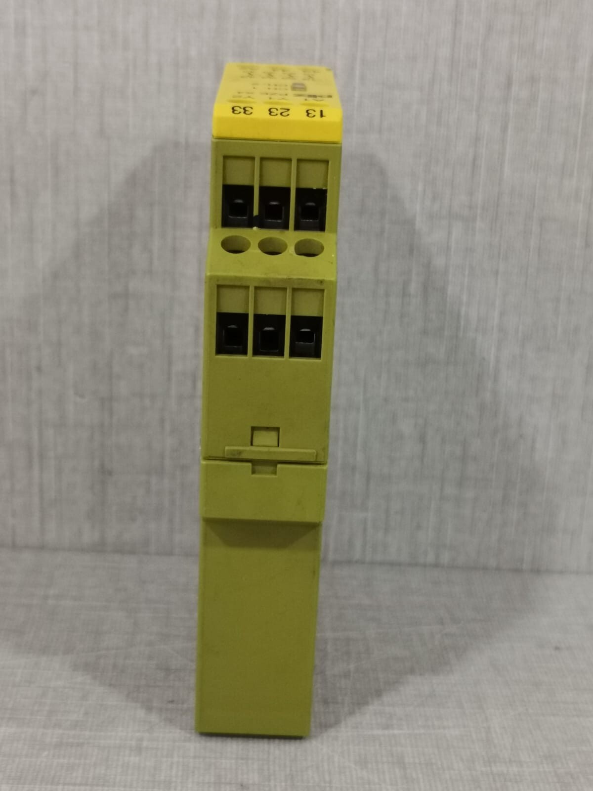 Pilz X4 PILZ PZE X4 24VDC 4S SAFETY RELAY 6