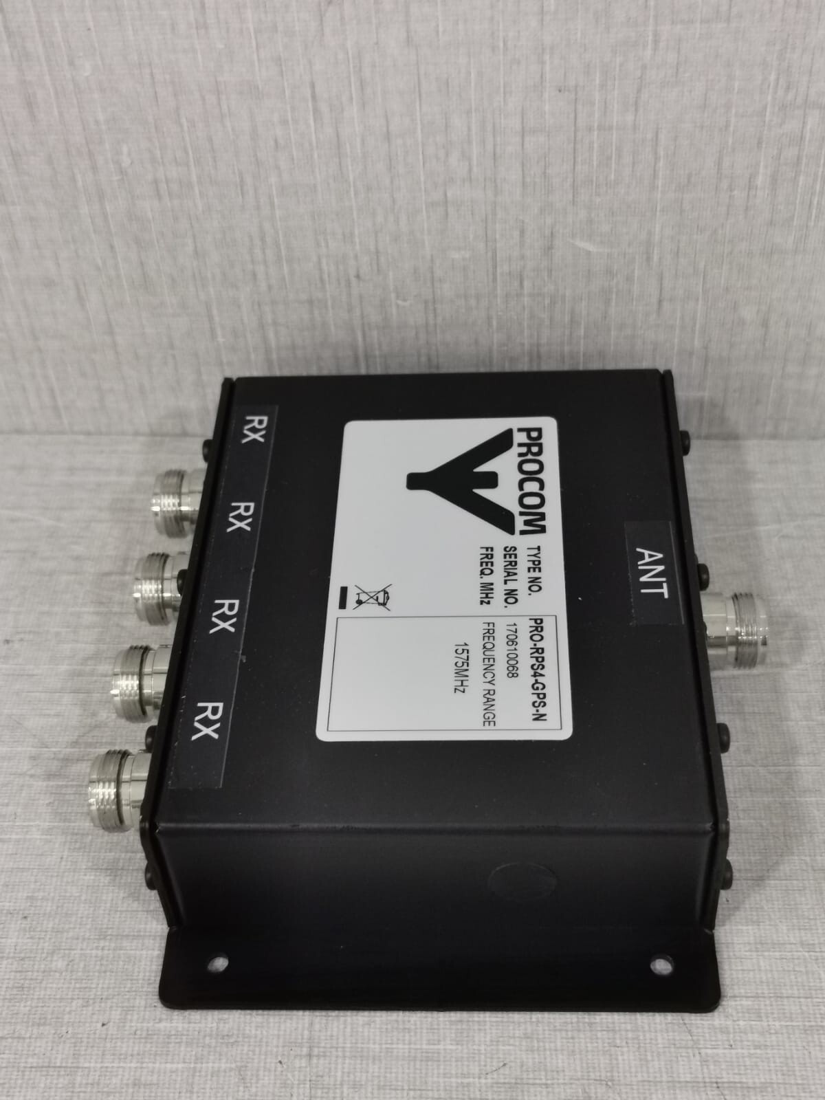 PROCOM PRO-RPS-4-GPS-N PROCOM PRO-RPS-4-GPS-N Receiver Multicouplers 8