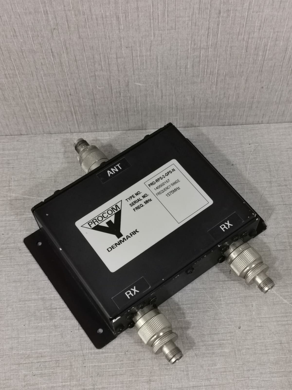 PROCOM PRO-RPS-2-GPS-N PROCOM PRO-RPS-2-GPS-N 2-Channel Rx Power Splitter 8