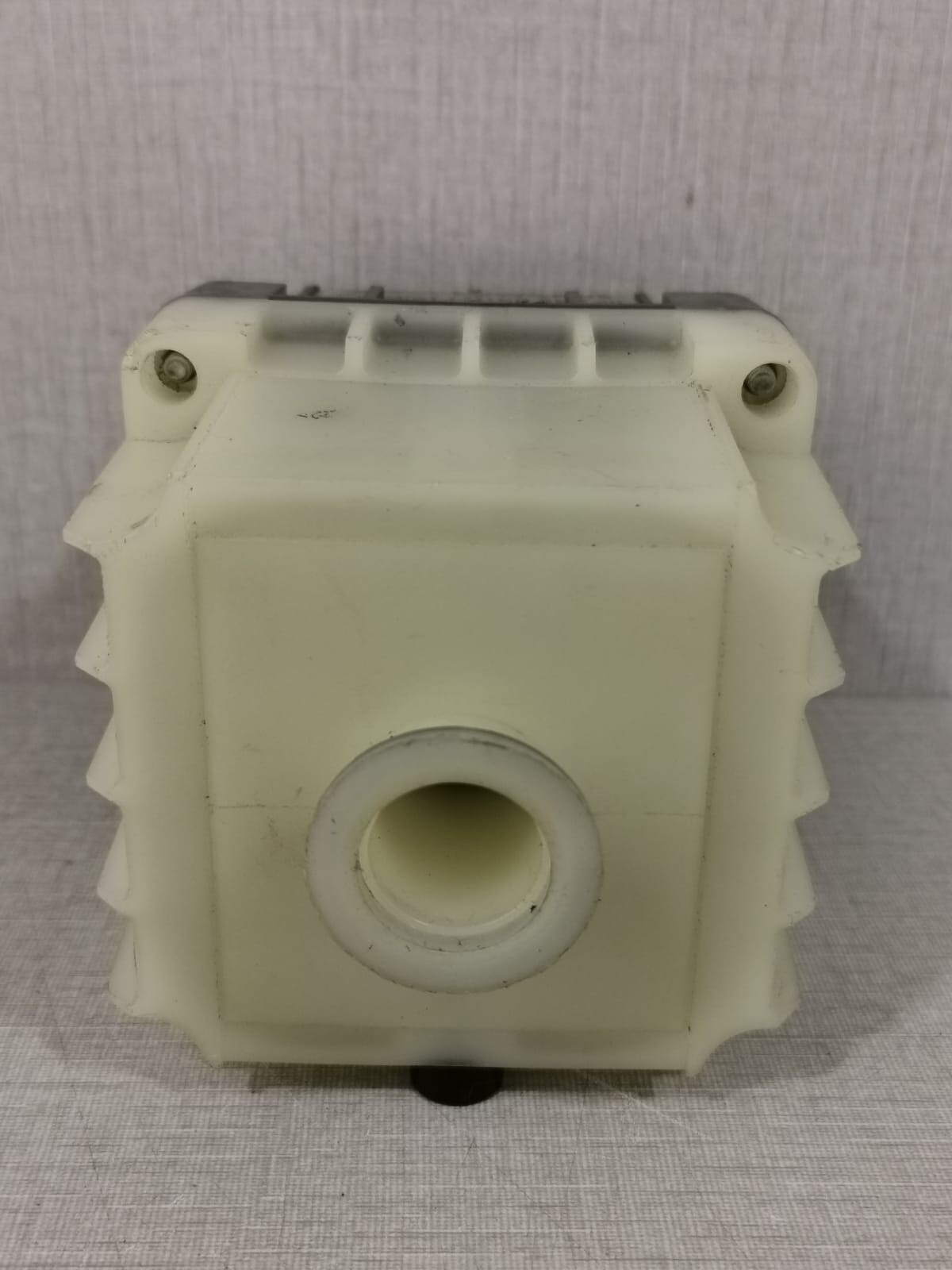 Edwards EMF20 Edwards A462-29-000 EMF20 Oil Mist Odor Filter Assembly 4