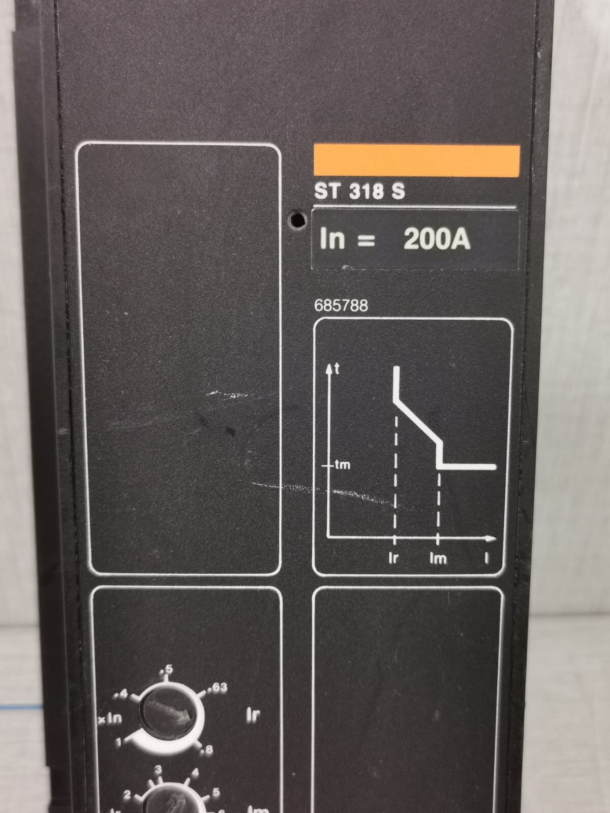 Schneider Electric ST-318 MERLIN GERIN ST318S ELECTRIC TRIP CONTROL CIRCUIT BREAKER ST 318 S IN=200A 2
