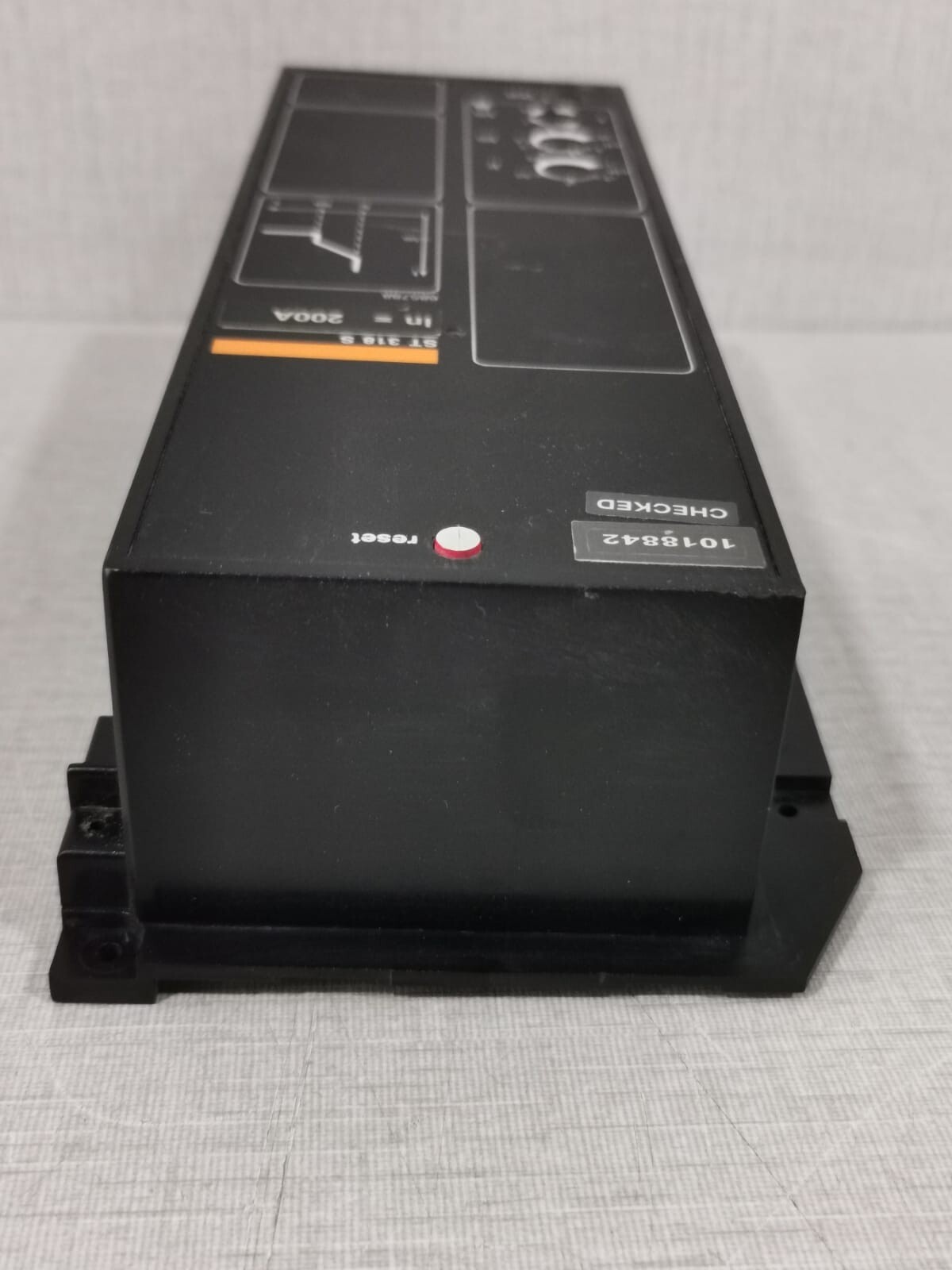 Schneider Electric ST-318 MERLIN GERIN ST318S ELECTRIC TRIP CONTROL CIRCUIT BREAKER ST 318 S IN=200A 4