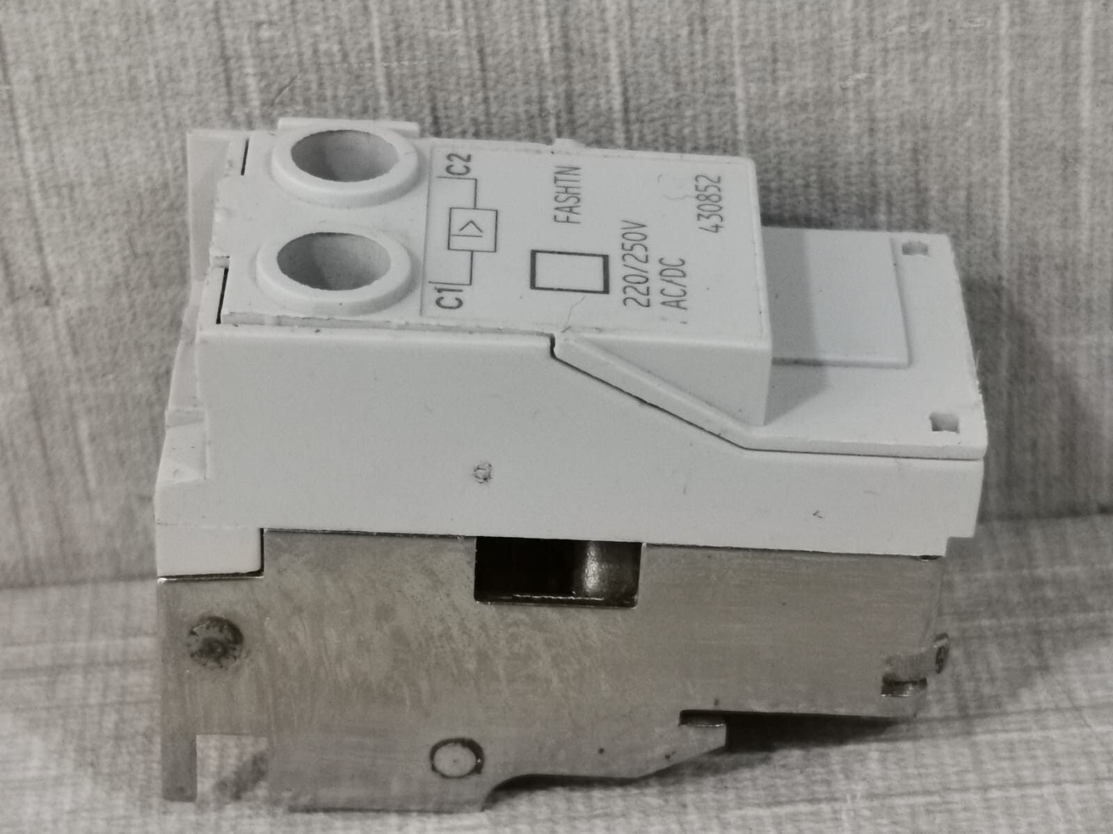 GE FASHTN430852 FASHTN 430852 GENERAL ELECTRIC SHUNT RELAY 4