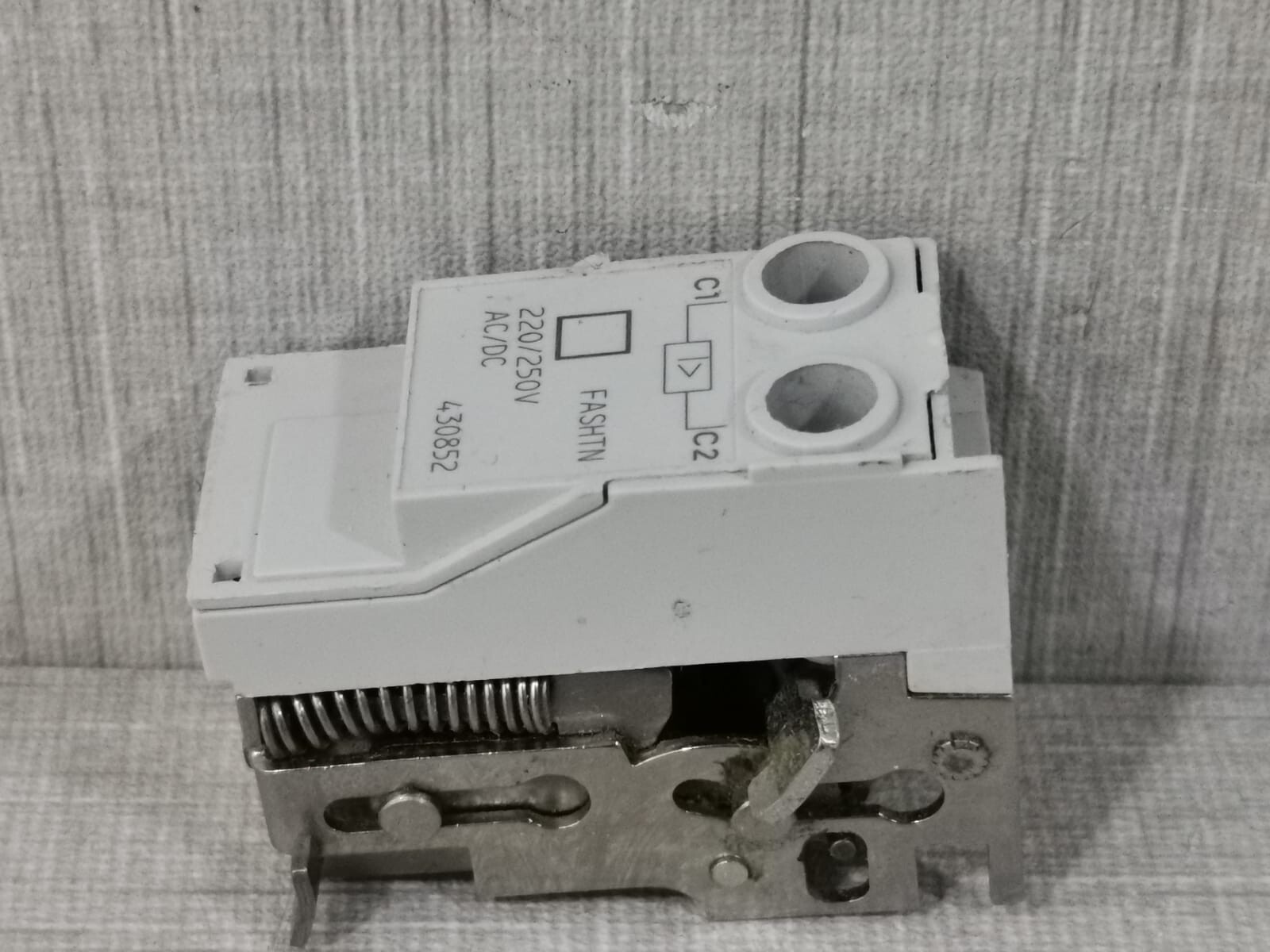 GE FASHTN430852 FASHTN 430852 GENERAL ELECTRIC SHUNT RELAY 5