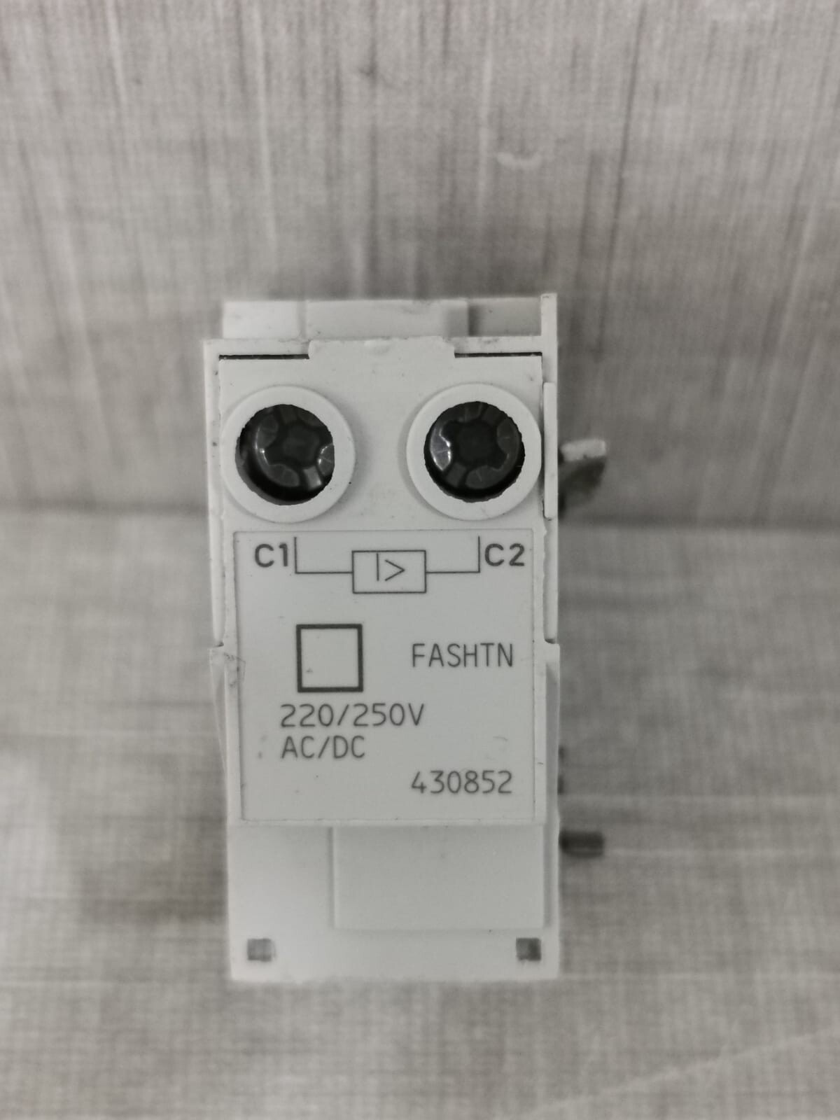 FASHTN 430852 GENERAL ELECTRIC SHUNT RELAY