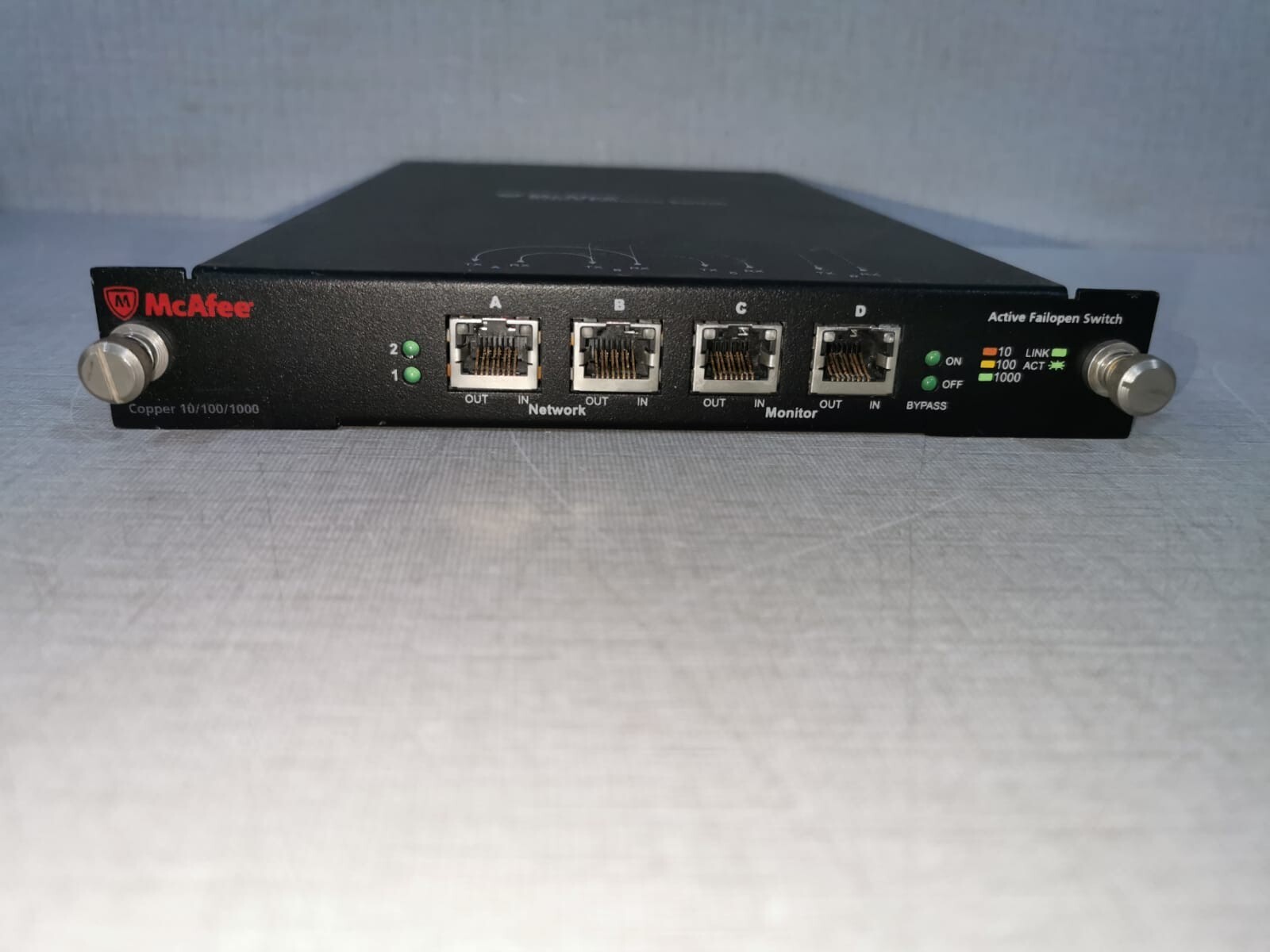 McAfee® 10/100/1000 McAfee Active Failopen Switch Copper 10/100/1000 4