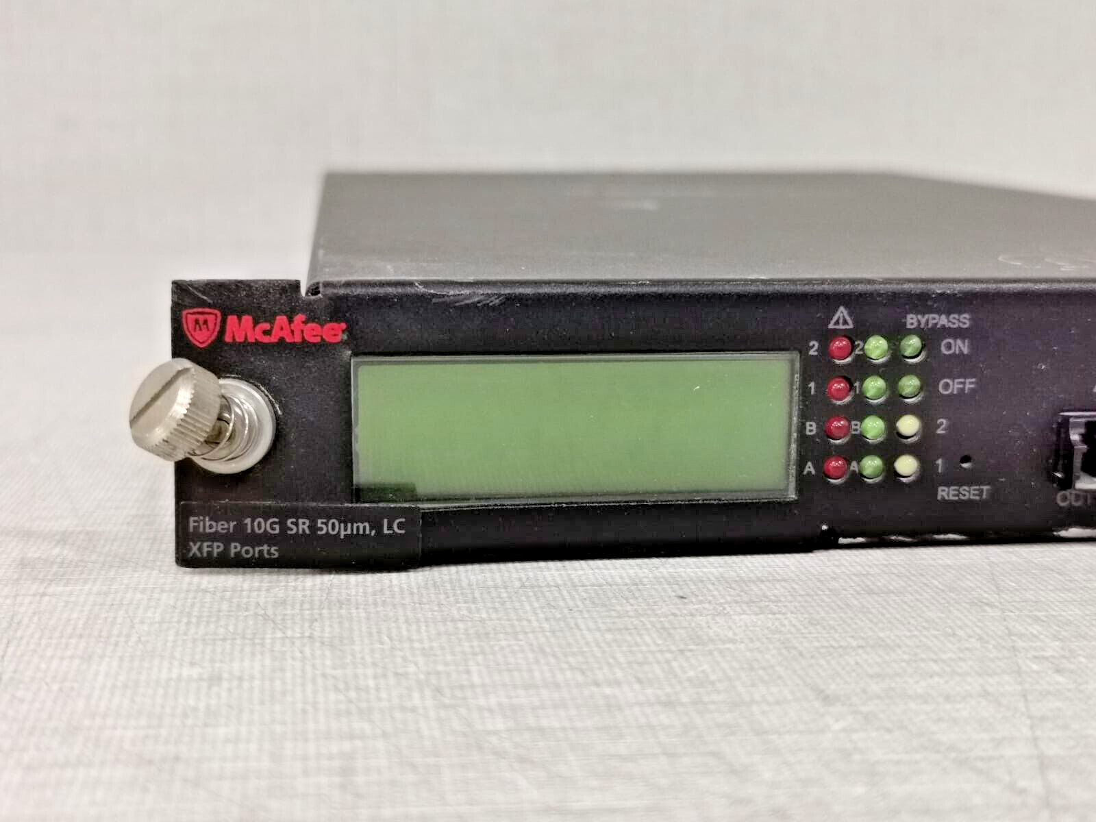 McAfee® SR-50 McAfee Active Fail Open Switch Fiber 10G SR 50μm, LC XFP Ports 5