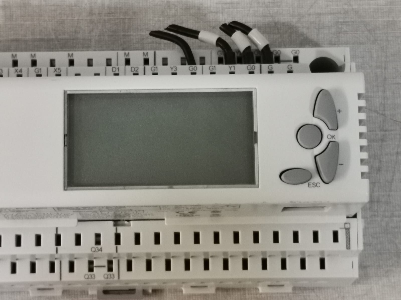 Siemens RLU232 Siemens RLU232 2V 50-60HZ Universal Controller 3