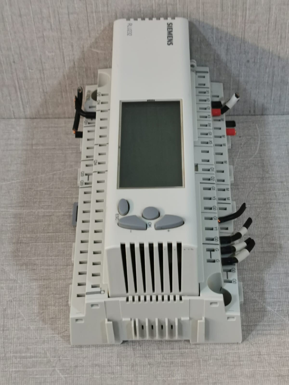 Siemens RLU232 Siemens RLU232 2V 50-60HZ Universal Controller 8