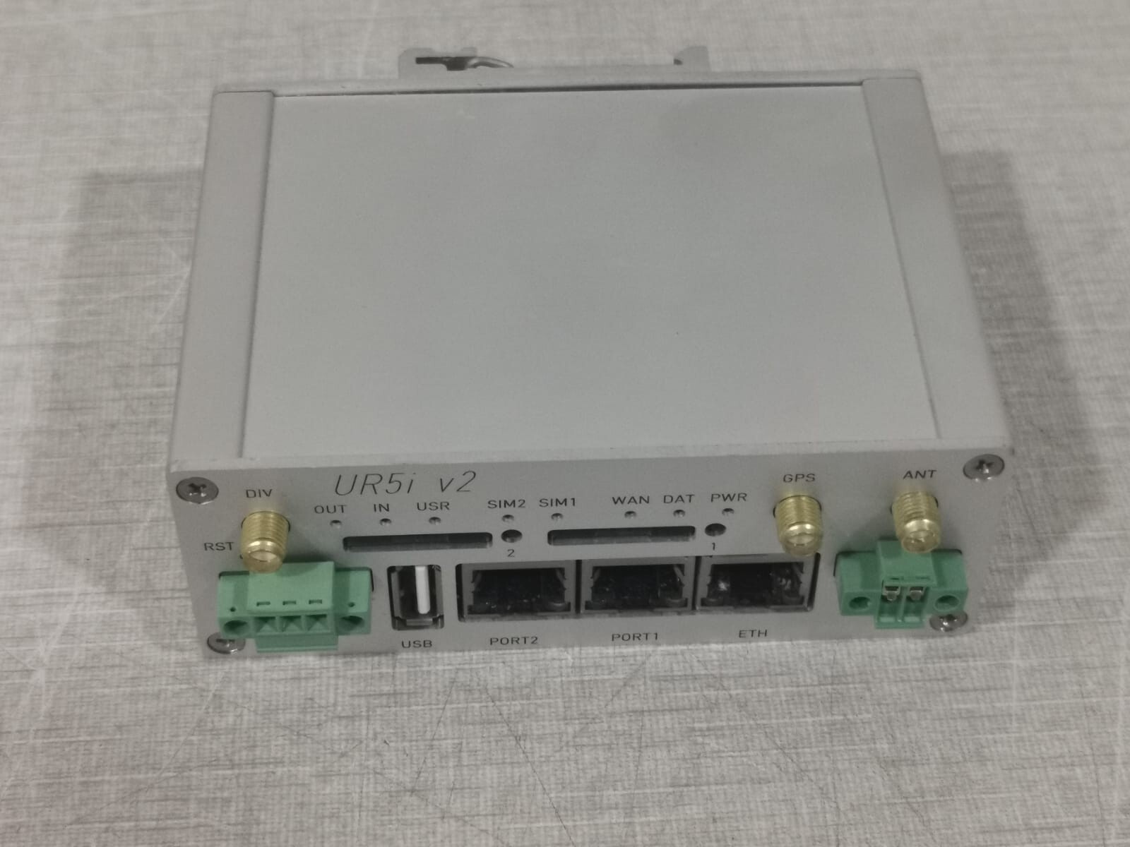 CONEL UR5i v2F SL CONEL UR5i v2F SL Networking Device 9
