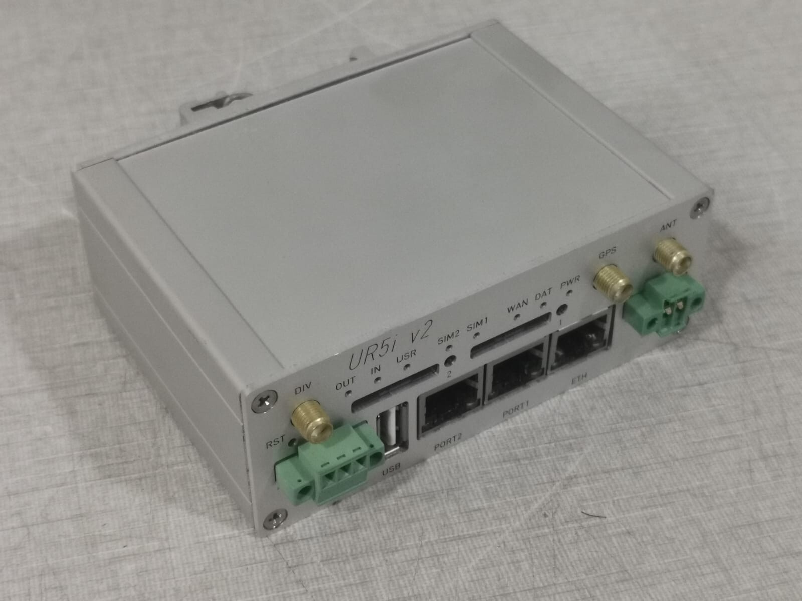 CONEL UR5i v2F SL CONEL UR5i v2F SL Networking Device 10