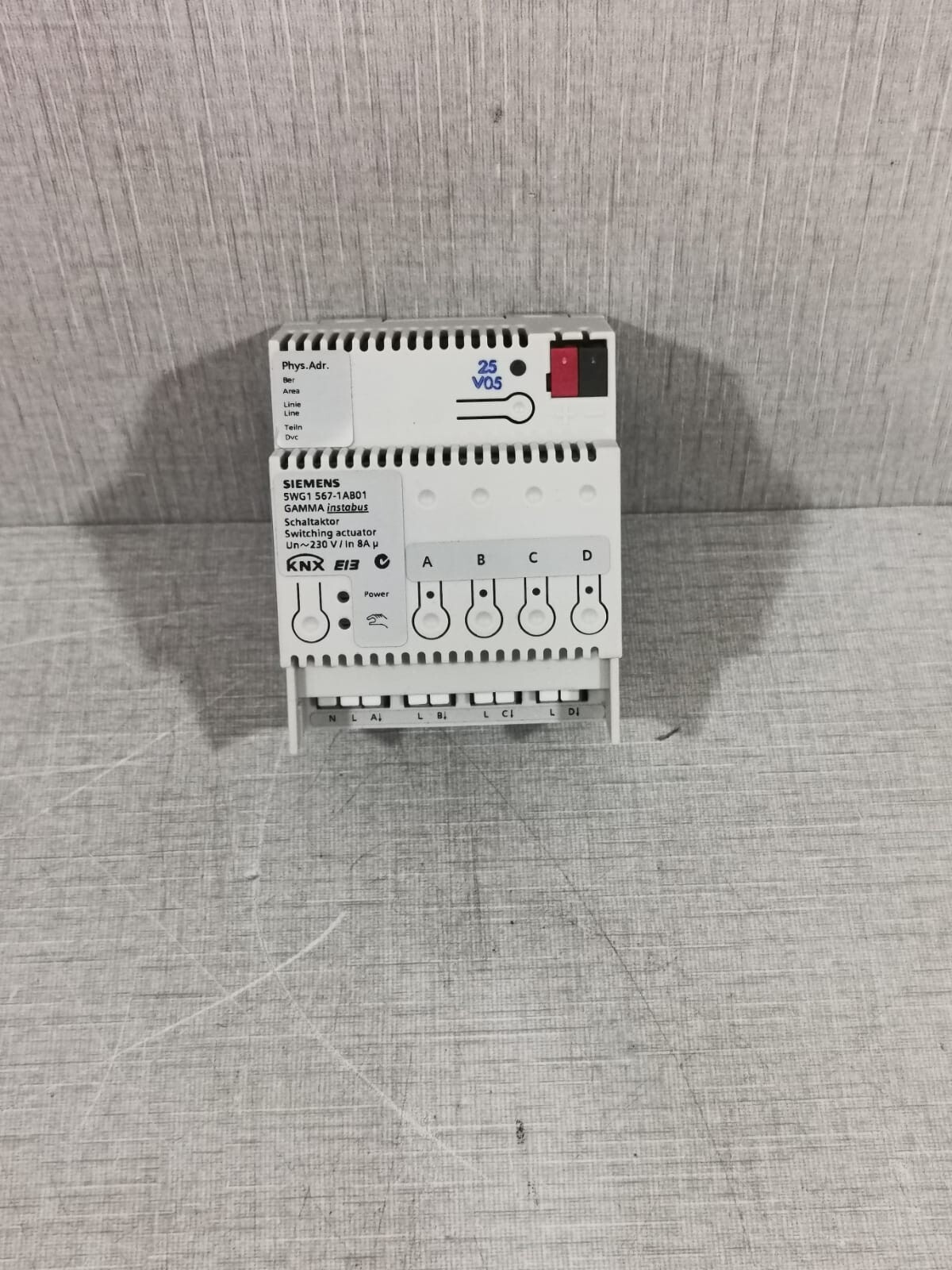 Siemens 567-1AB01 Siemens 5WG1 567-1AB01 Switching Actuator 3