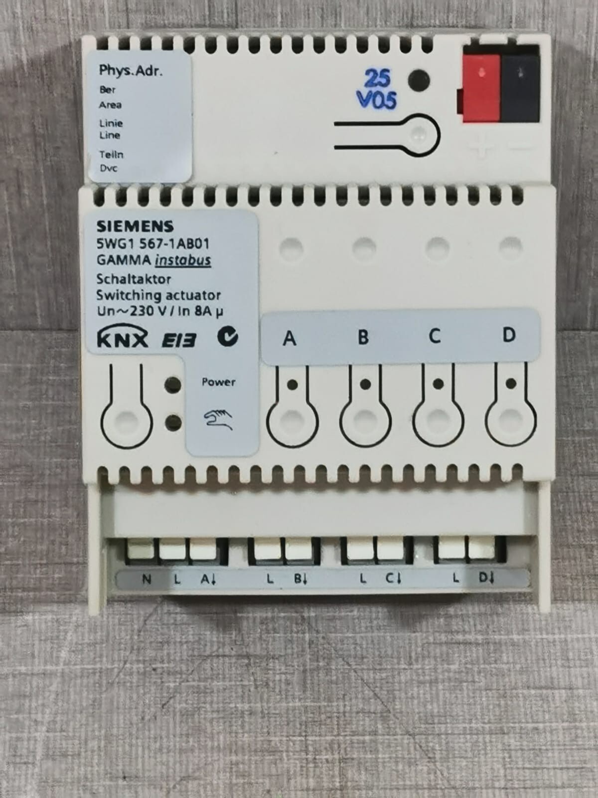 Siemens 567-1AB01 Siemens 5WG1 567-1AB01 Switching Actuator 4