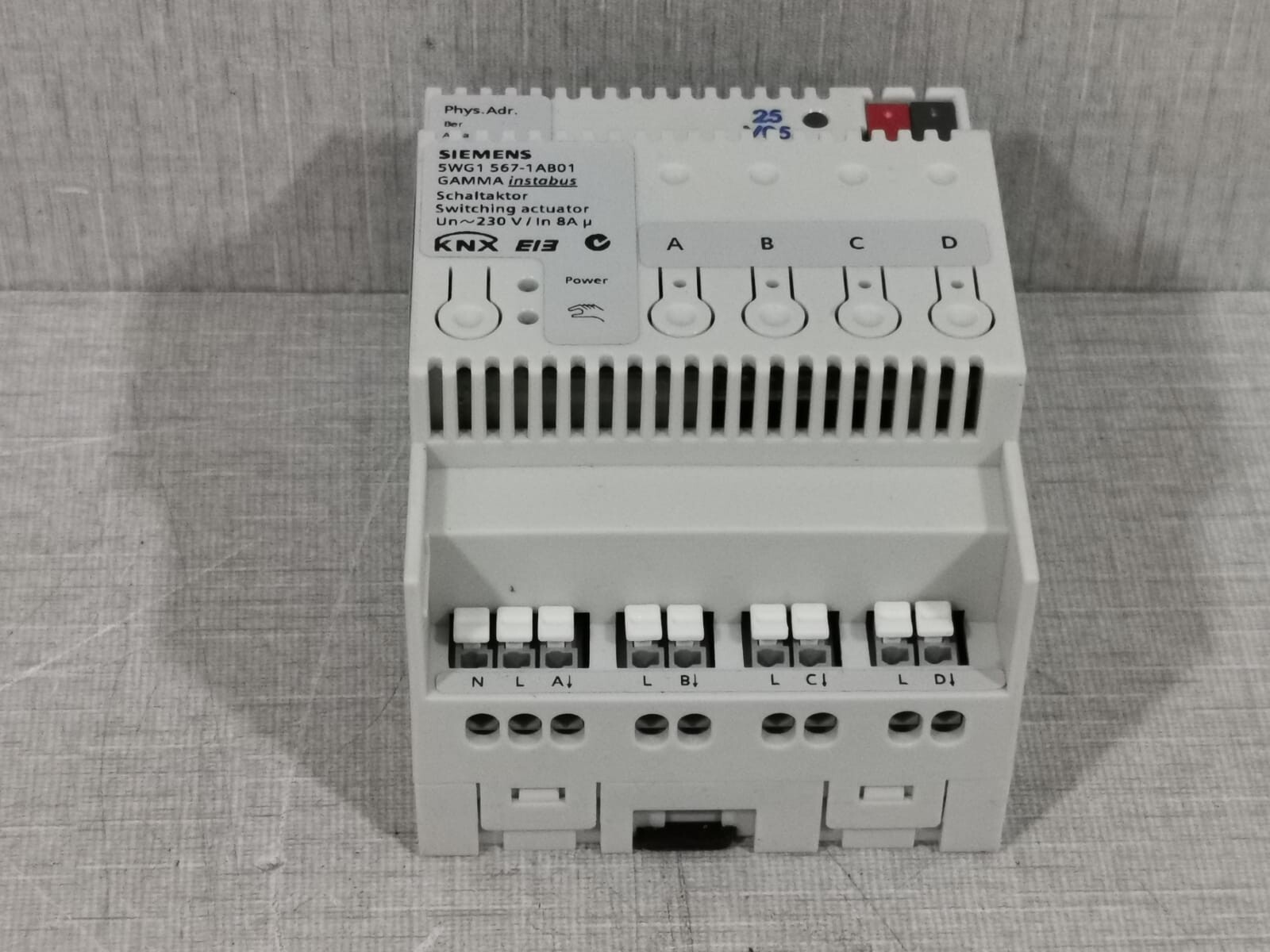 Siemens 567-1AB01 Siemens 5WG1 567-1AB01 Switching Actuator 5