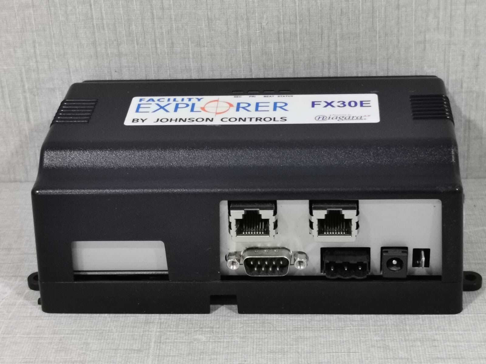 Johnson Controls FX3011E-1 JOHNSON CONTROLS EXPLORER LP-FX3011E-1 FACILITY EXPLORER FX30E N2 BACnet 3