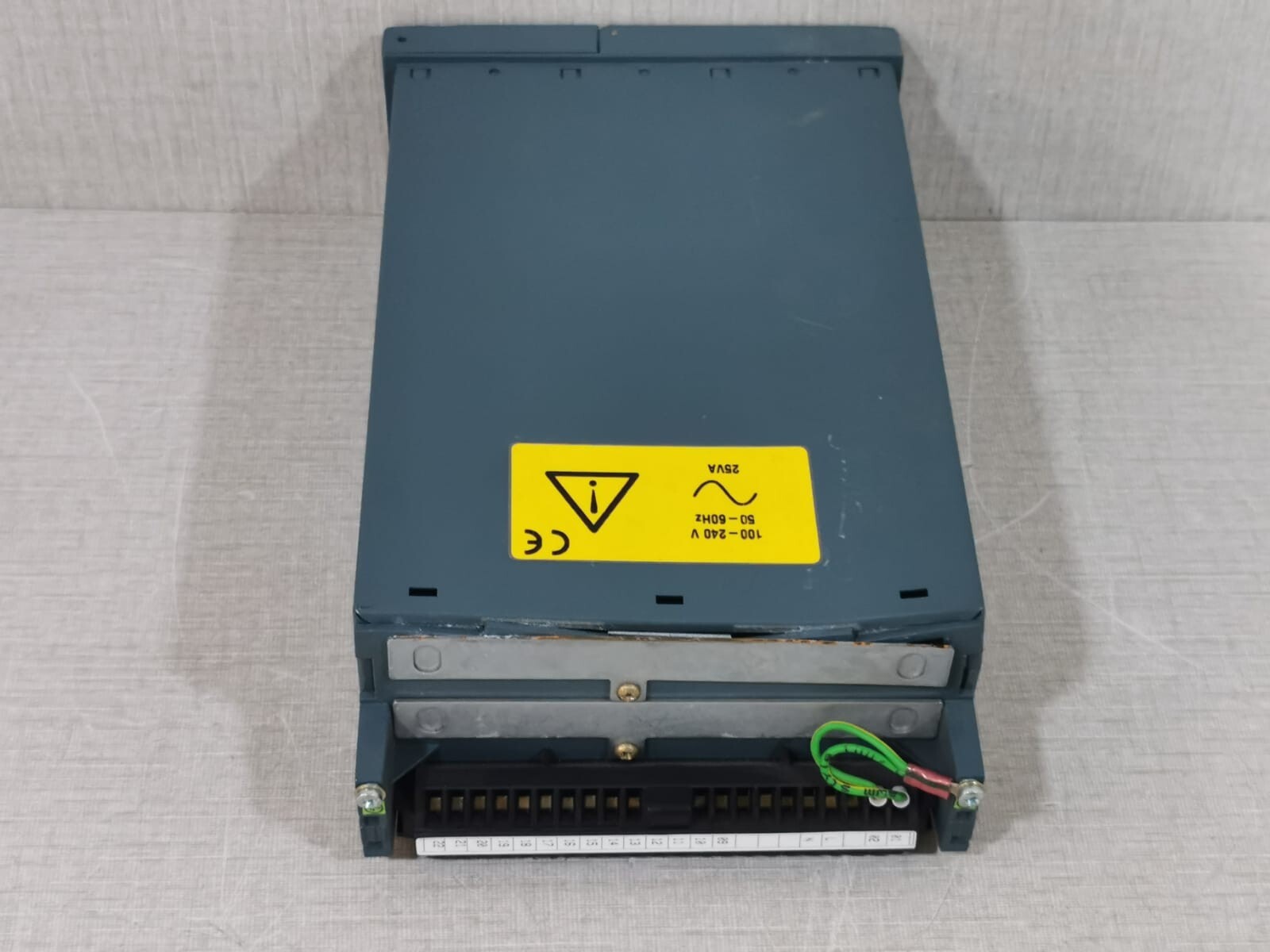 EUROTHERM T630/MAINS-T730 EUROTHERM T630/MAINS-T730 Process Controller 9