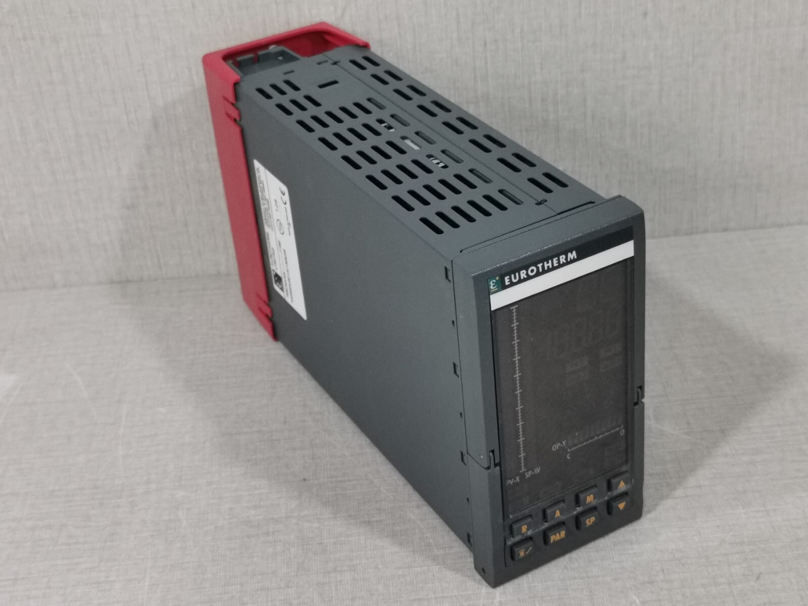EUROTHERM T630/MAINS/-/-/-/T730 EUROTHERM T630/MAINS/-/-/-/T730 Process Controller 4