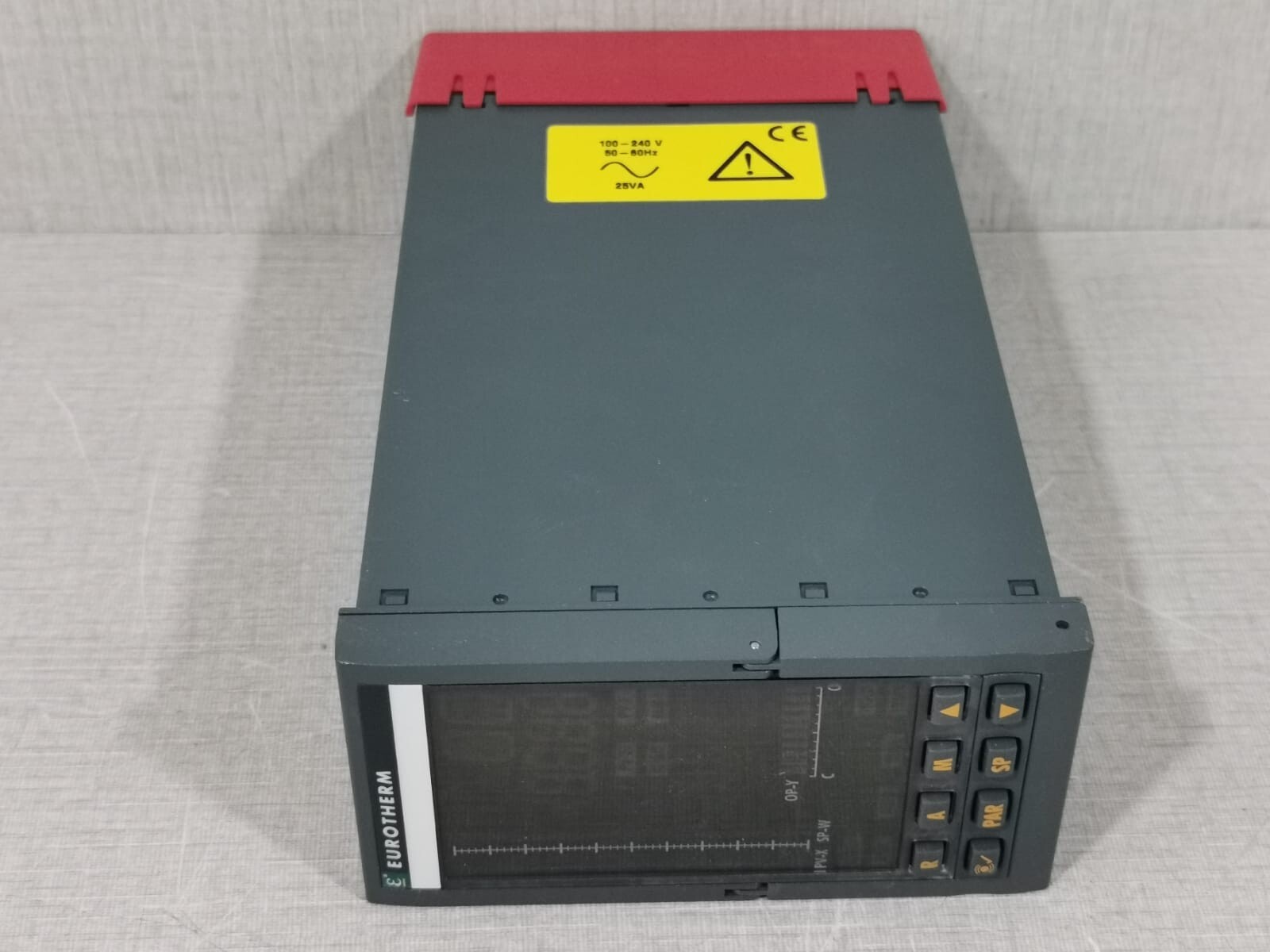EUROTHERM T630/MAINS/-/-/-/T730 EUROTHERM T630/MAINS/-/-/-/T730 Process Controller 7