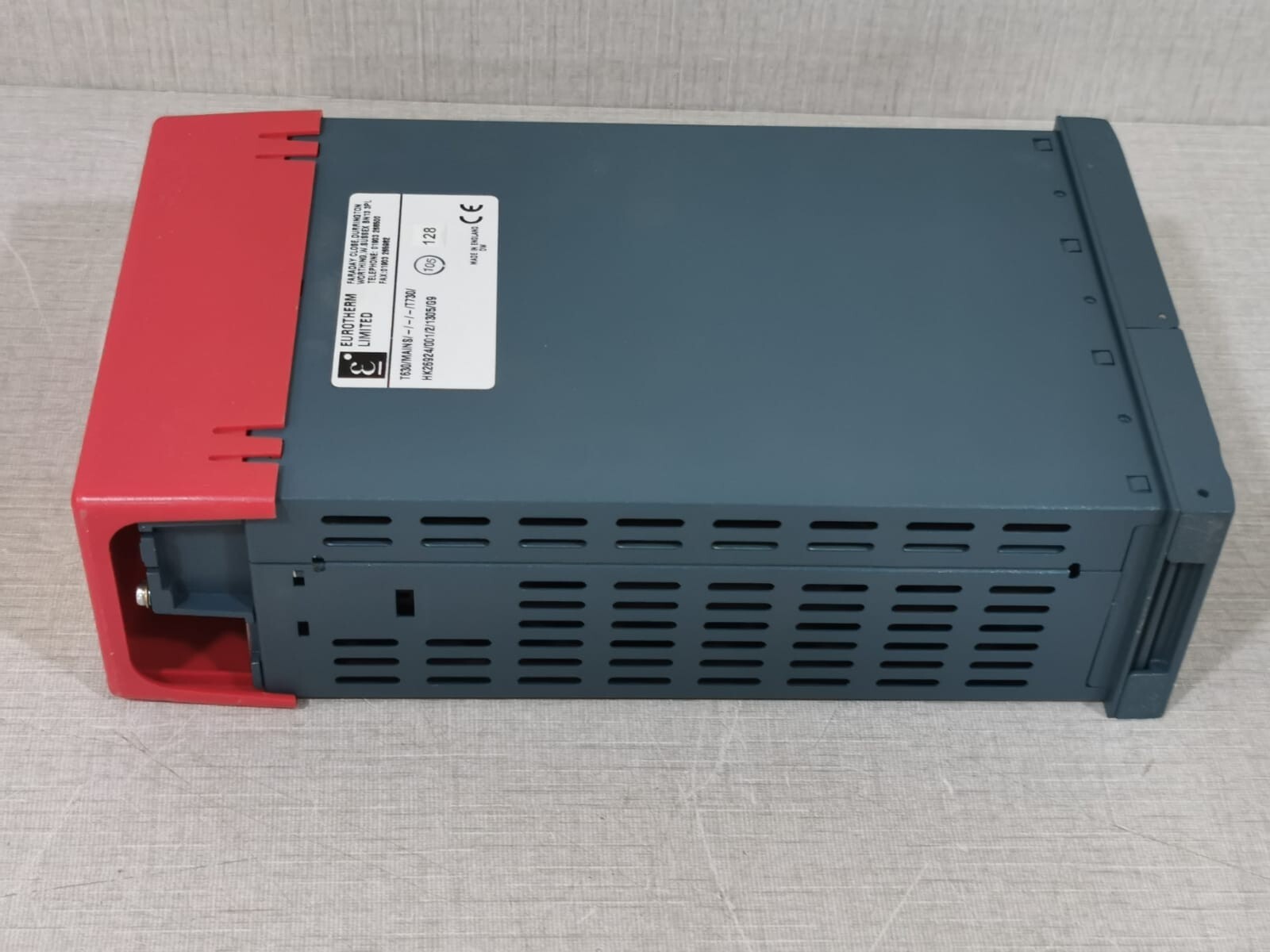 EUROTHERM T630/MAINS/-/-/-/T730 EUROTHERM T630/MAINS/-/-/-/T730 Process Controller 8