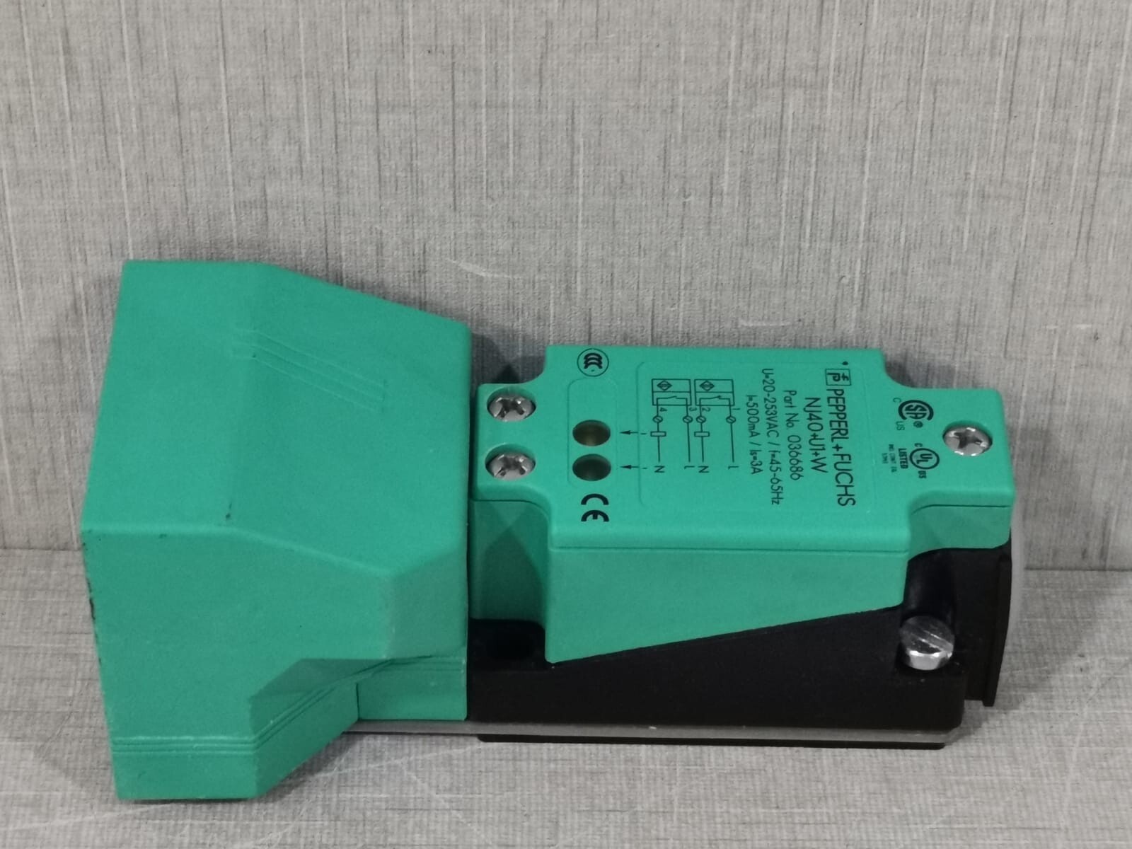 PEPPERL + FUCHS 036686 PEPPERL + FUCHS NJ40+U1+W INDUCTIVE SENSOR 036686 5