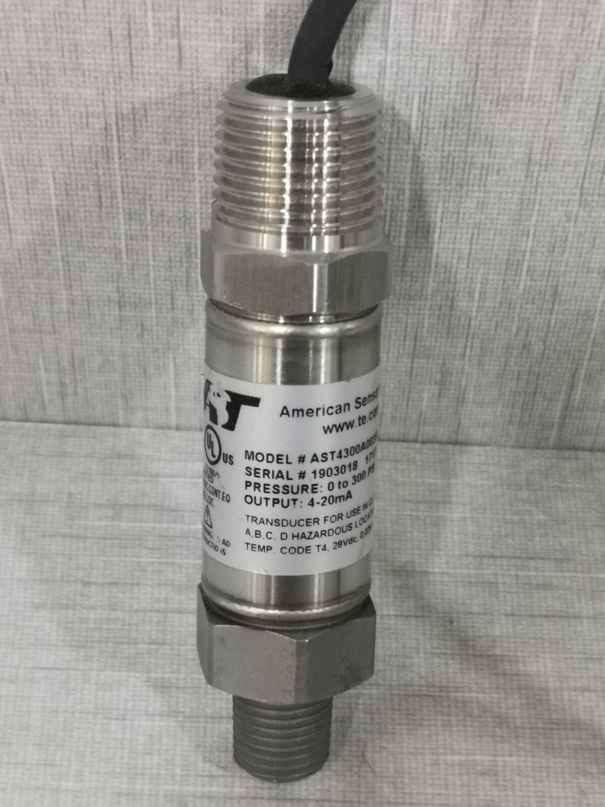 AST AST4300A00300P4L0000 -0 TO 300 PSI NON-INCENDIVE PRESSURE TRANSMITTER
