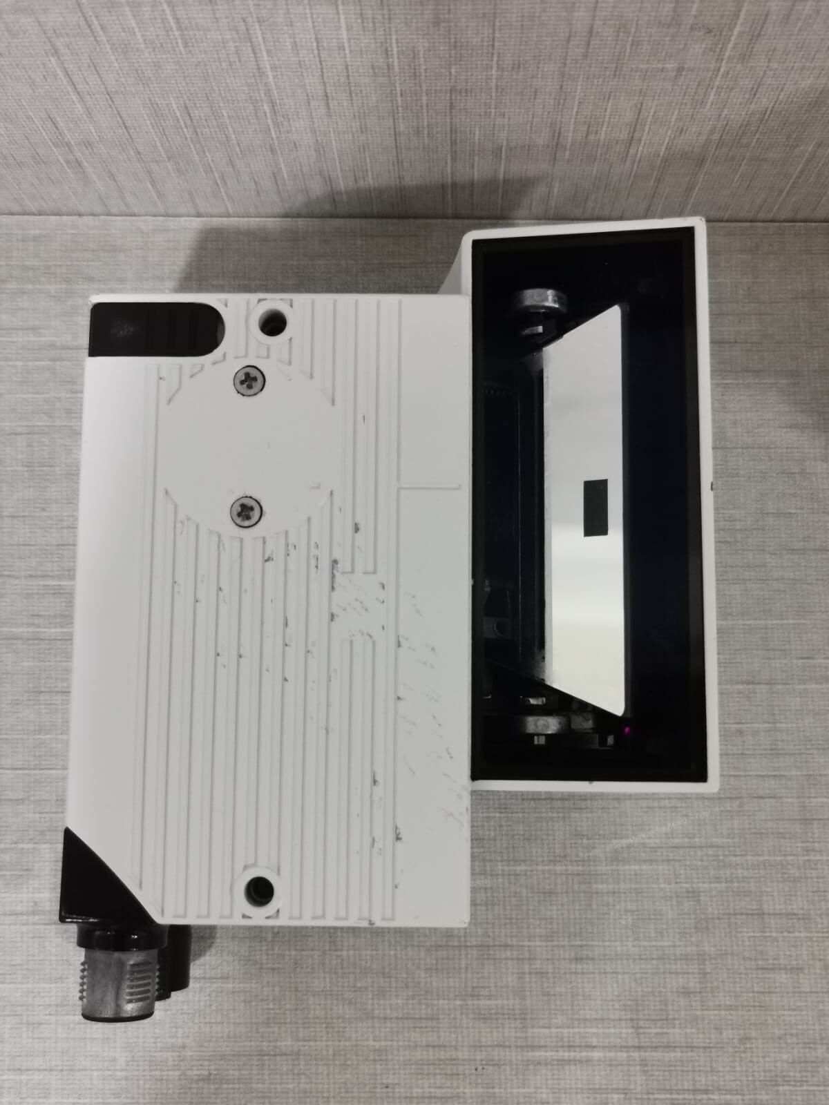 SICK CLV650-6120S52 SICK CLV650-6120S52 1082894 BARCODE SCANNER CONTROLLER 5