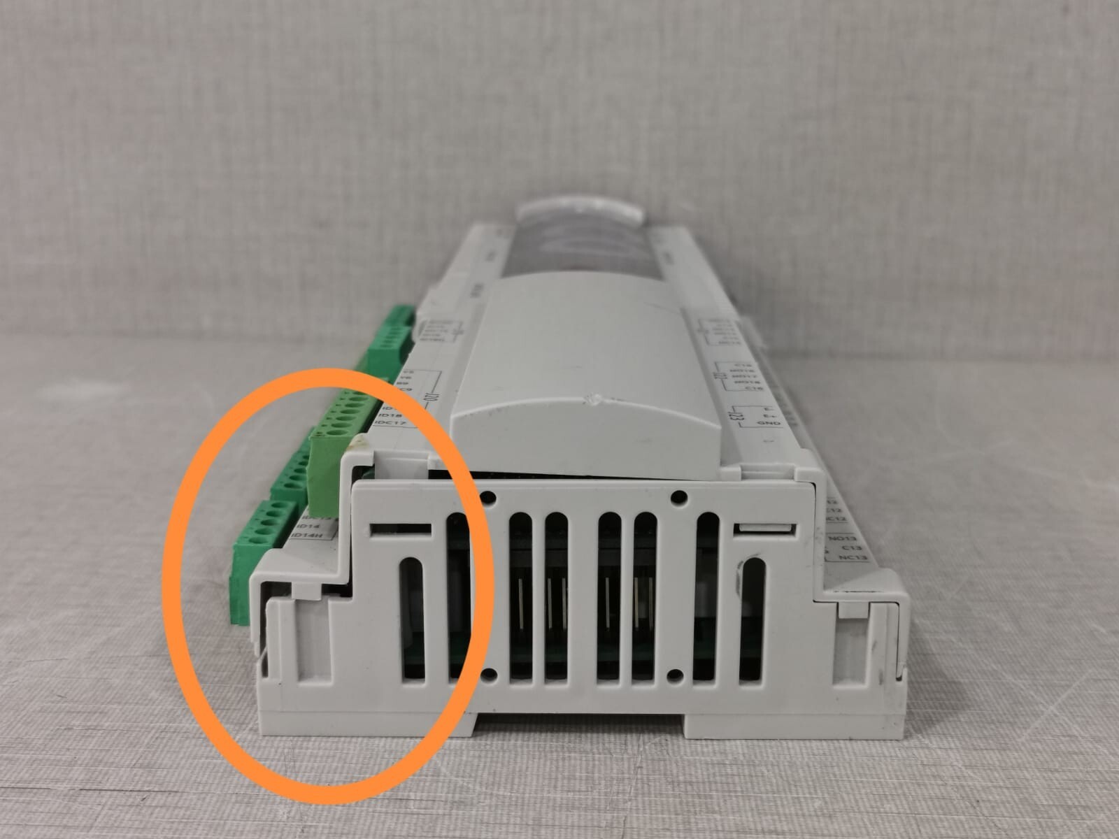 Carel PCO3000AL0 CAREL PCO3000AL0 REV..2.011 PLC CONTROLLER- LOOSEN CASE 5