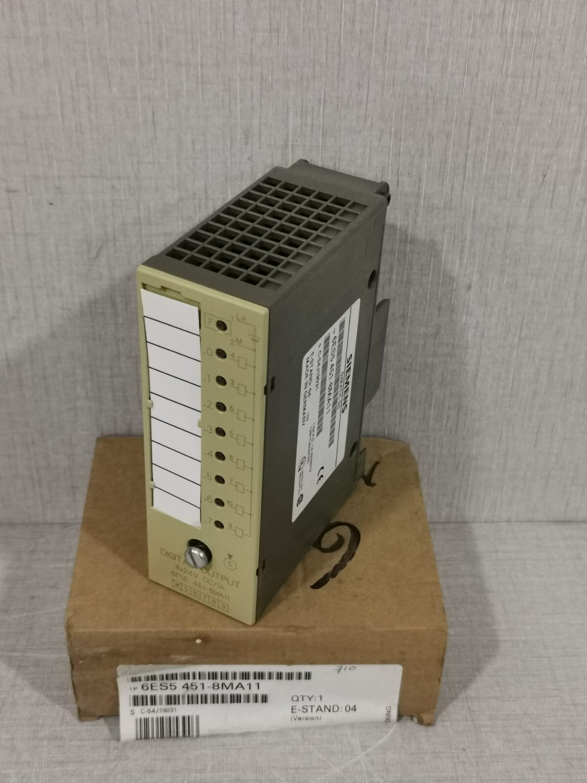 SIEMENS SIMATIC S5 6ES5 451-8MA11 DIGITAL OUTPUT MODULE