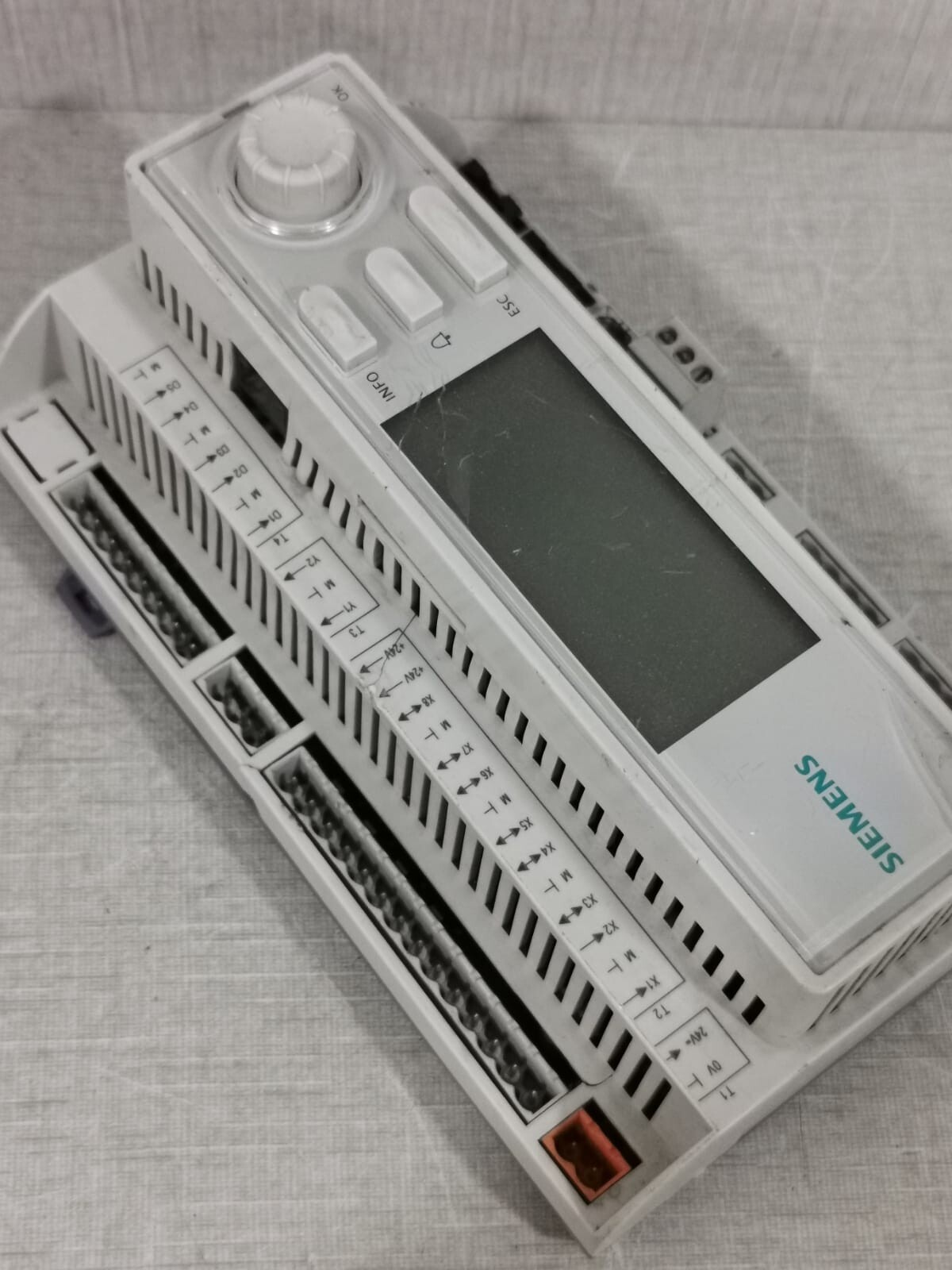 Siemens POL638.70/STD SIEMENS POL638.70/STD CONTROLLER 24VAC/DC 10