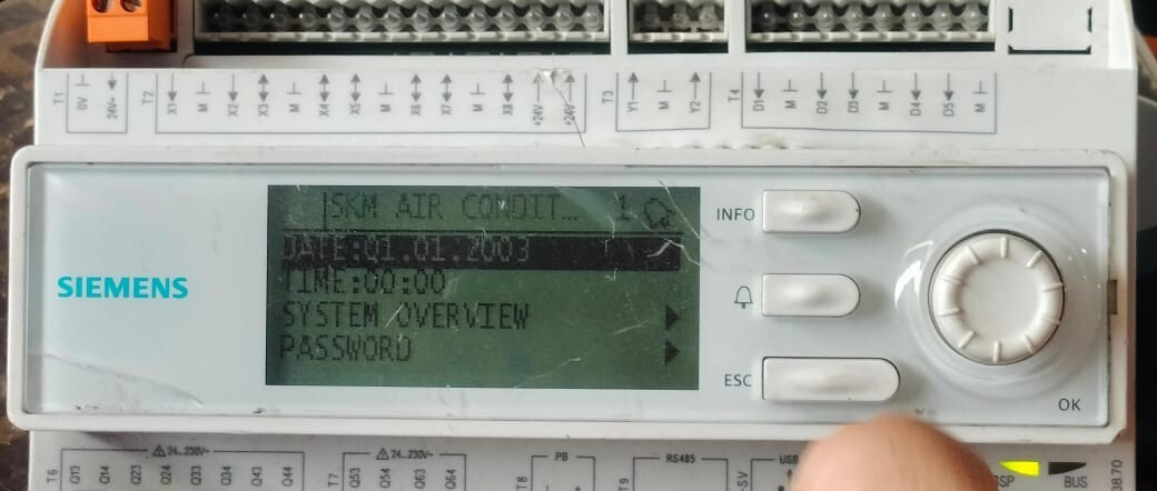 SIEMENS POL638.70/STD CONTROLLER 24VAC/DC