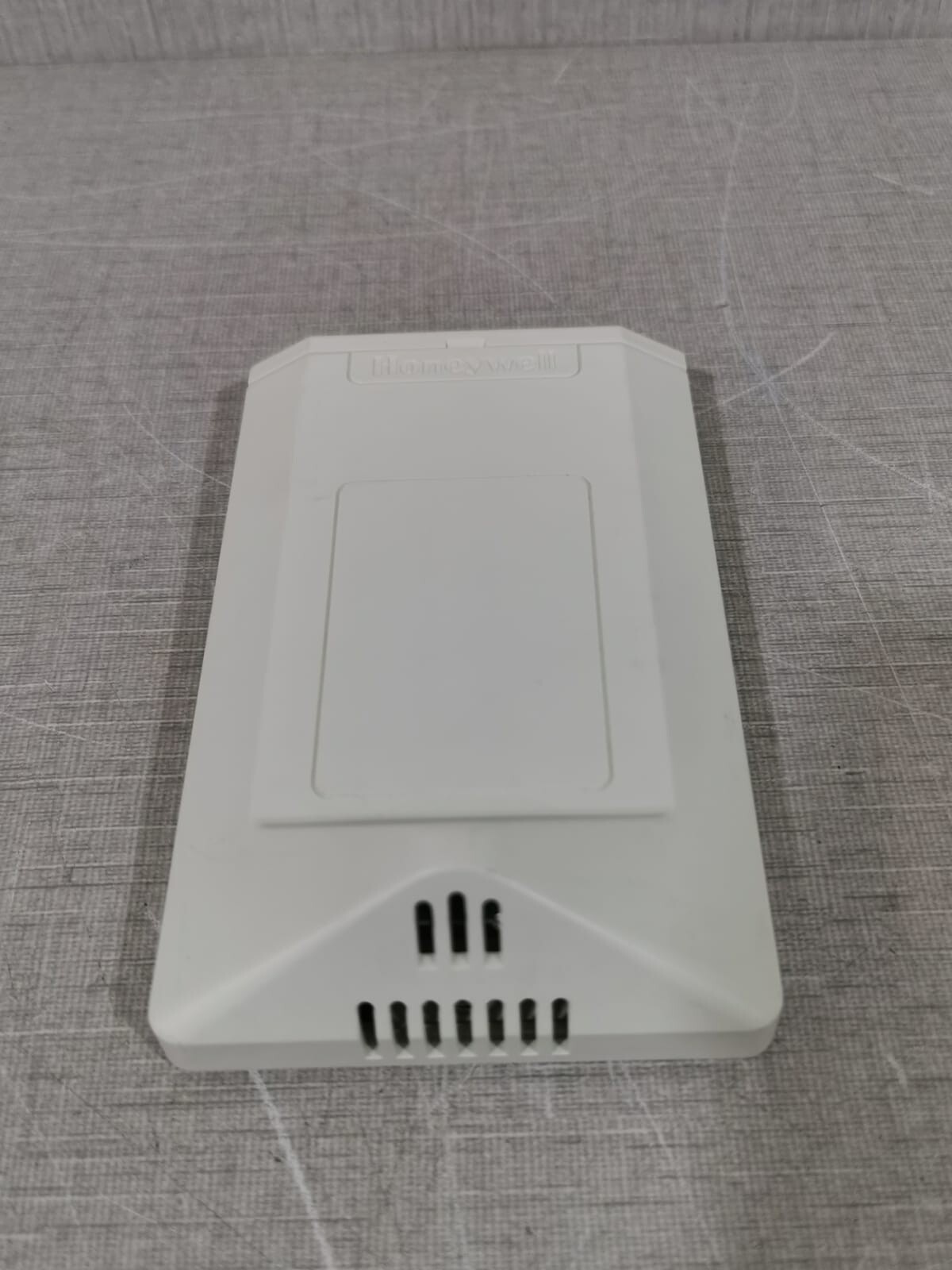 Honeywell H7012B1024 Honeywell H7012B1024 Room Humidity/Temperature Sensor 0-10V 4