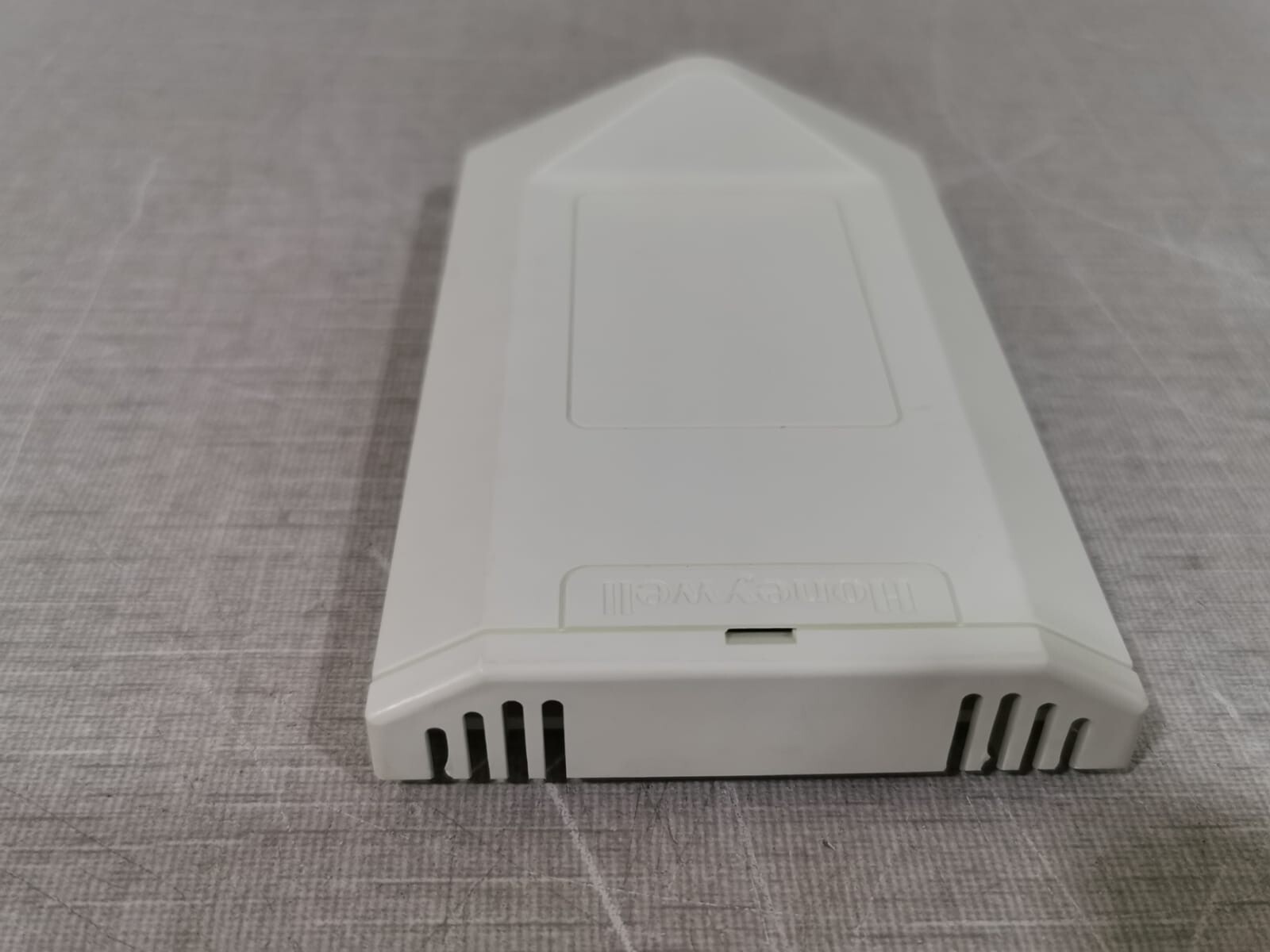 Honeywell H7012B1024 Honeywell H7012B1024 Room Humidity/Temperature Sensor 0-10V 5
