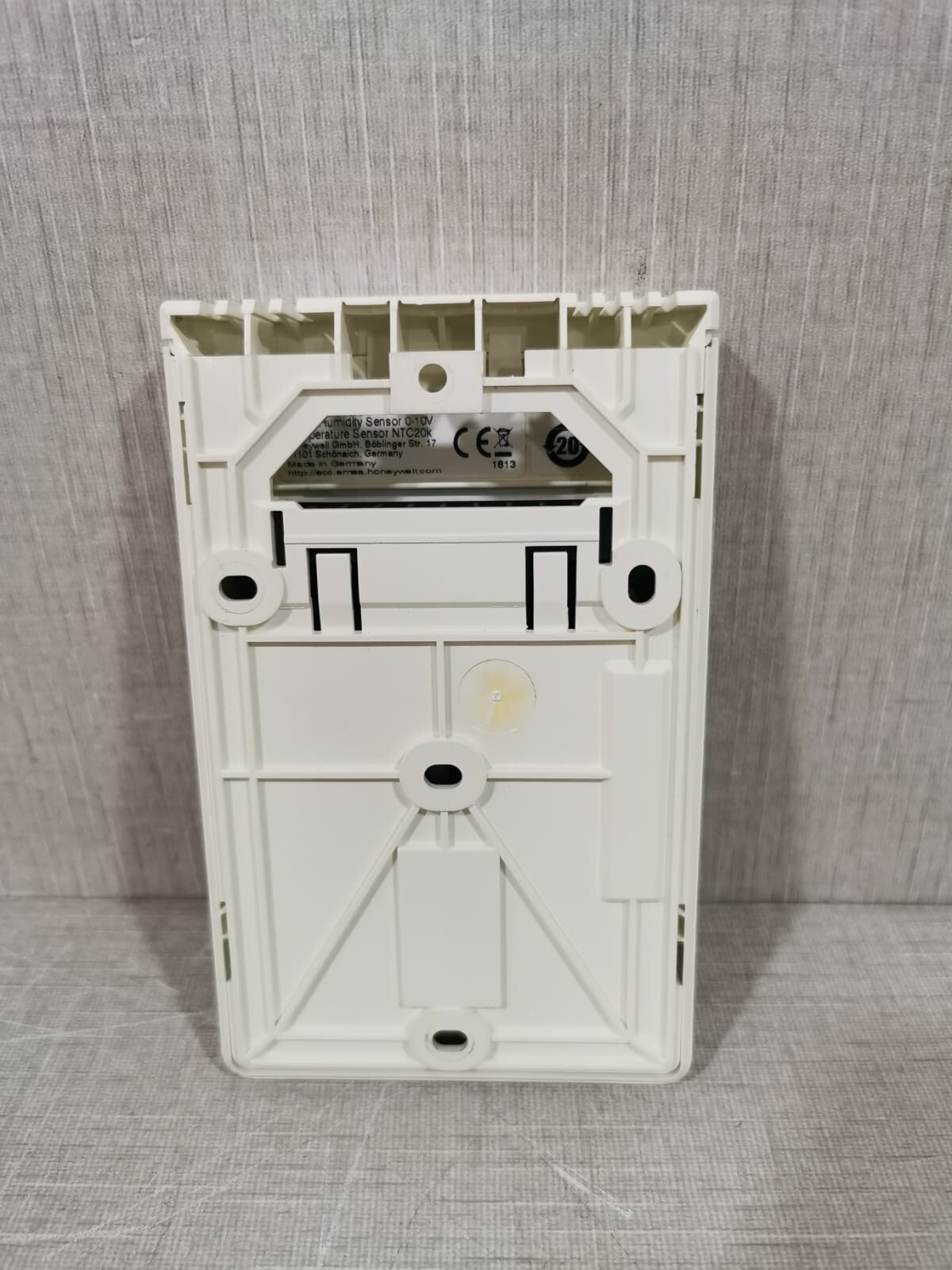 Honeywell H7012B1024 Honeywell H7012B1024 Room Humidity/Temperature Sensor 0-10V 8
