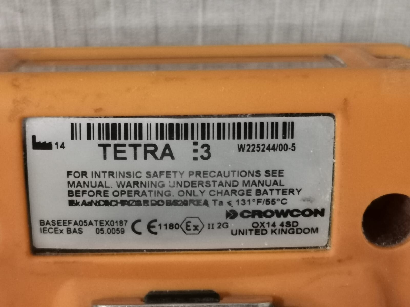 CROWCON TETRA 3 CROWCON TETRA 3 GAS DETECTOR WITH CHARGER 4