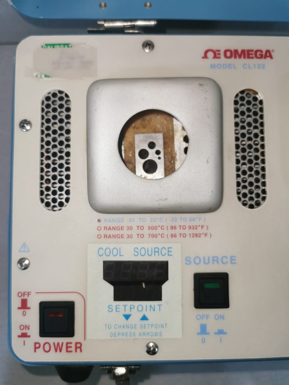 OMEGA CL122 OMEGA Model: CL122 Calibration Cool/Heat Source 3