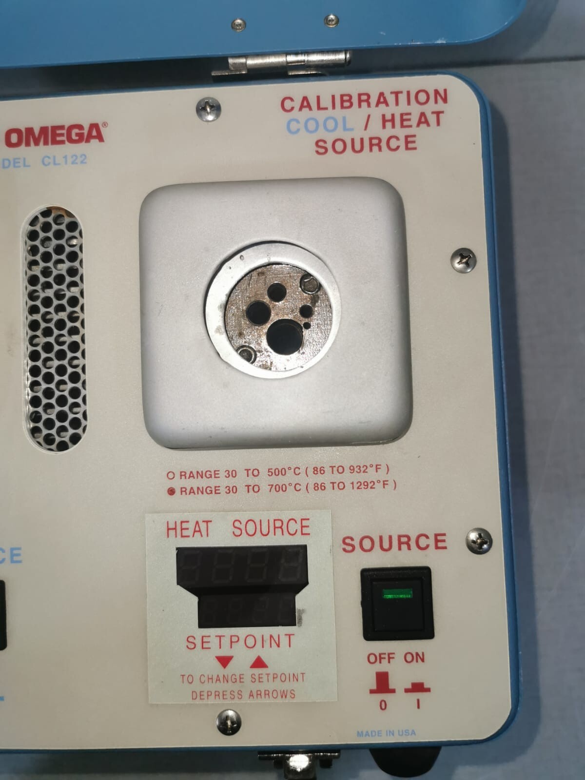 OMEGA CL122 OMEGA Model: CL122 Calibration Cool/Heat Source 4