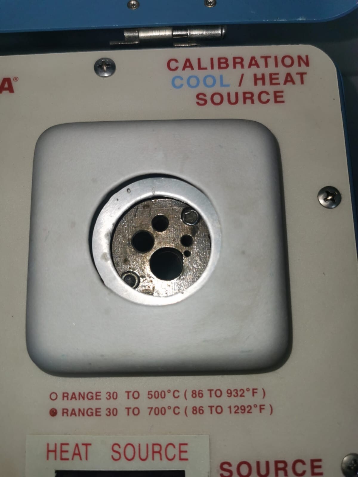 OMEGA CL122 OMEGA Model: CL122 Calibration Cool/Heat Source 9