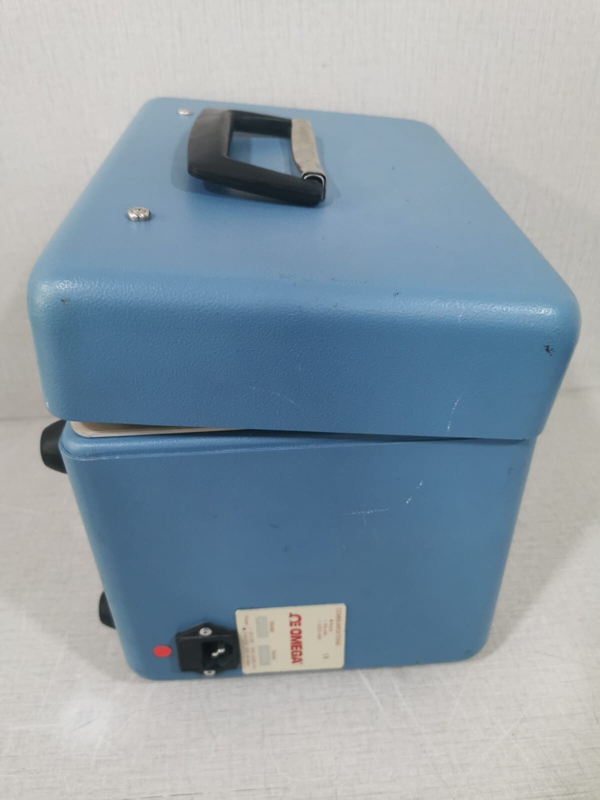 OMEGA CL122 OMEGA Model: CL122 Calibration Cool/Heat Source 10