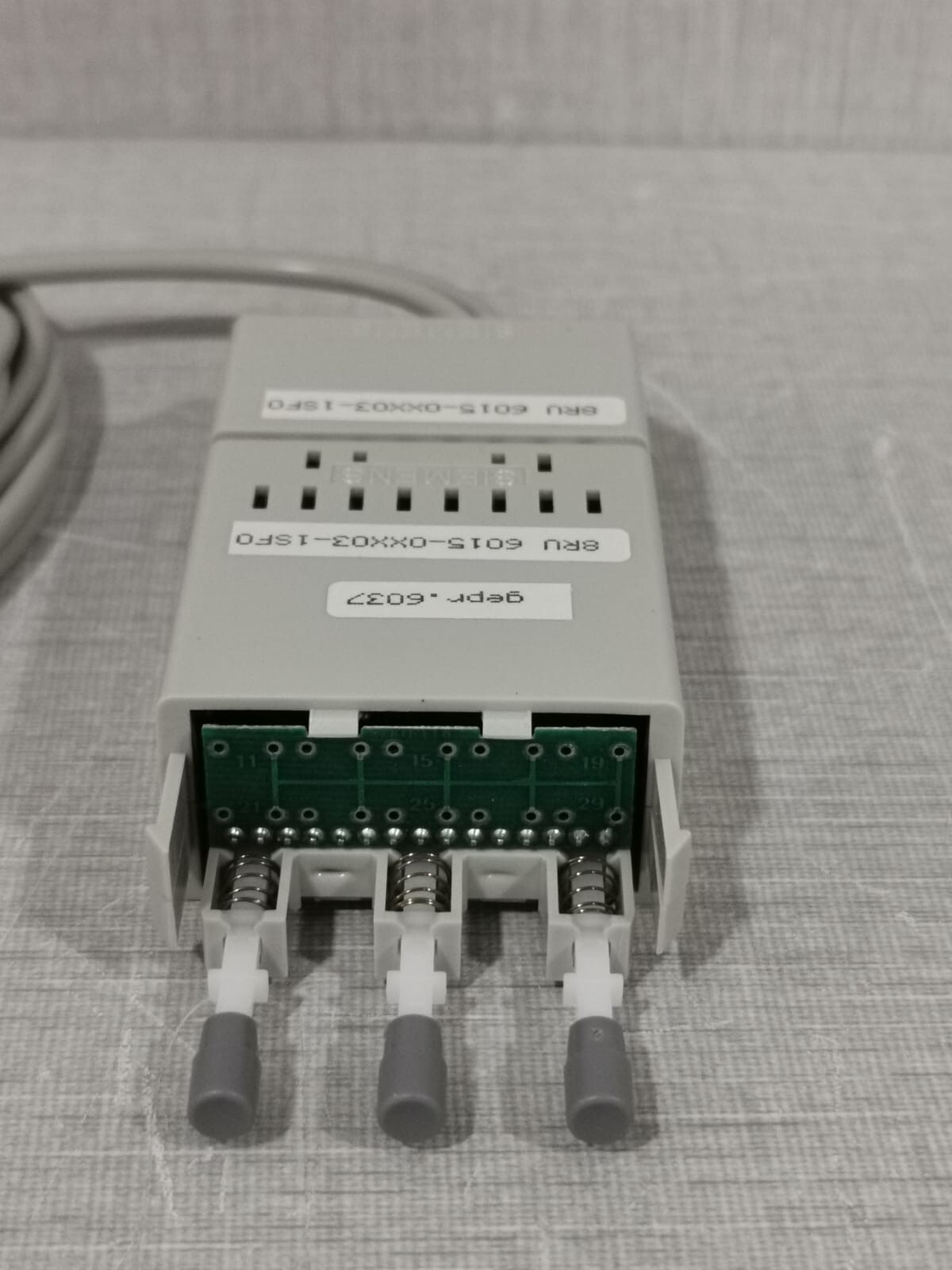Siemens 6015-0XX03-1SF0 SIEMENS 8RU 6015-0XX03-1SF0 MOSAIK SYSTEM M CONNECTOR 4