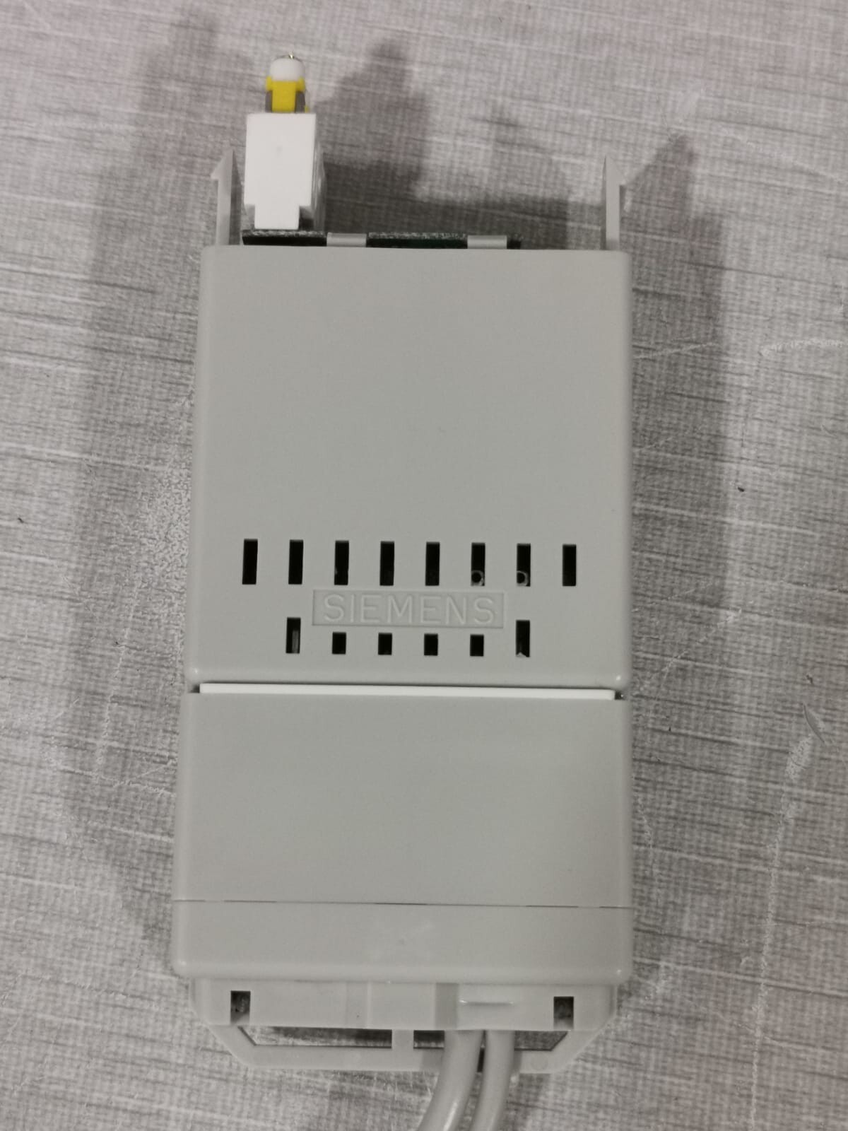 Siemens 6504-2XX08-1SF0 SIEMENS 8RU 6504-2XX08-1SF0 MOSAIK SYSTEM M CONNECTOR 3