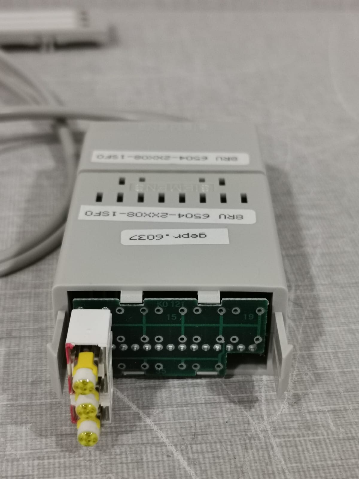 Siemens 6504-2XX08-1SF0 SIEMENS 8RU 6504-2XX08-1SF0 MOSAIK SYSTEM M CONNECTOR 4