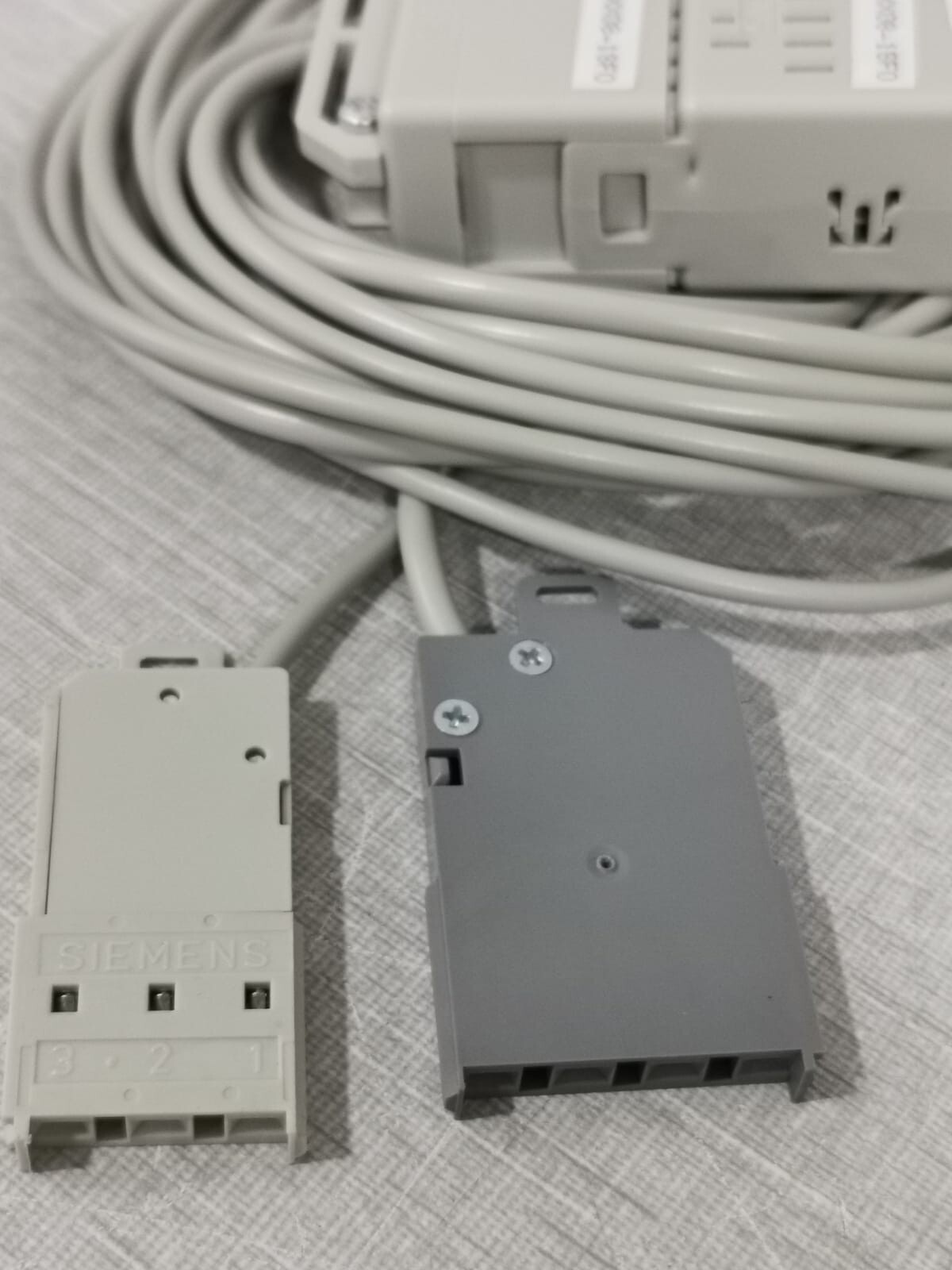 Siemens 6504-2XX08-1SF0 SIEMENS 8RU 6504-2XX08-1SF0 MOSAIK SYSTEM M CONNECTOR 5