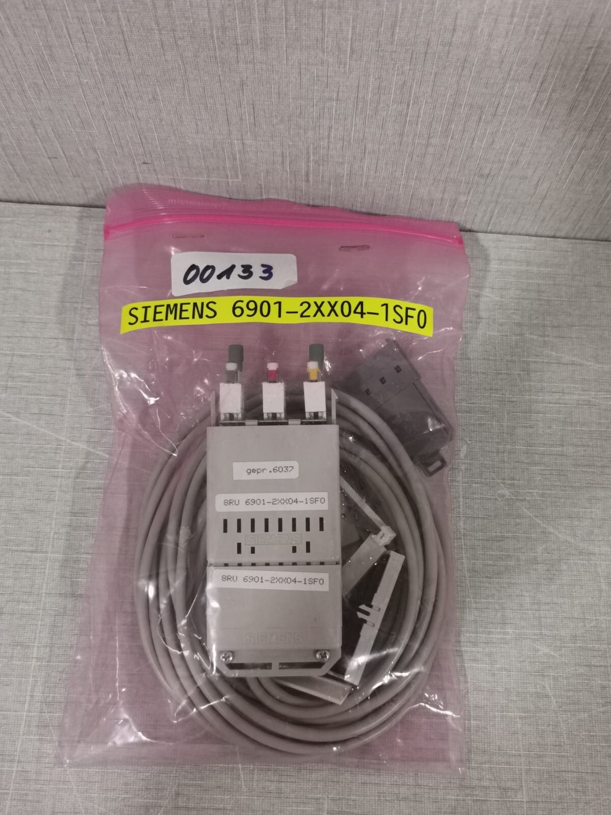Siemens 6901-2XX04-1SF0 SIEMENS 8RU 6901-2XX04-1SF0 MOSAIK SYSTEM M CONNECTOR 2