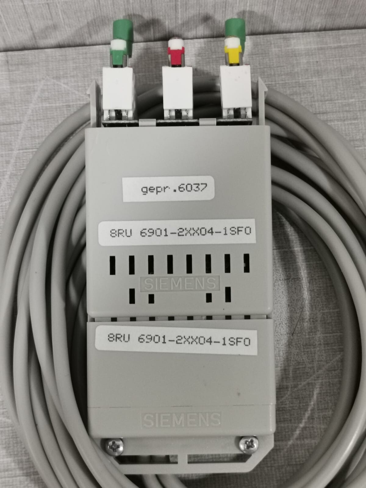 Siemens 6901-2XX04-1SF0 SIEMENS 8RU 6901-2XX04-1SF0 MOSAIK SYSTEM M CONNECTOR 3