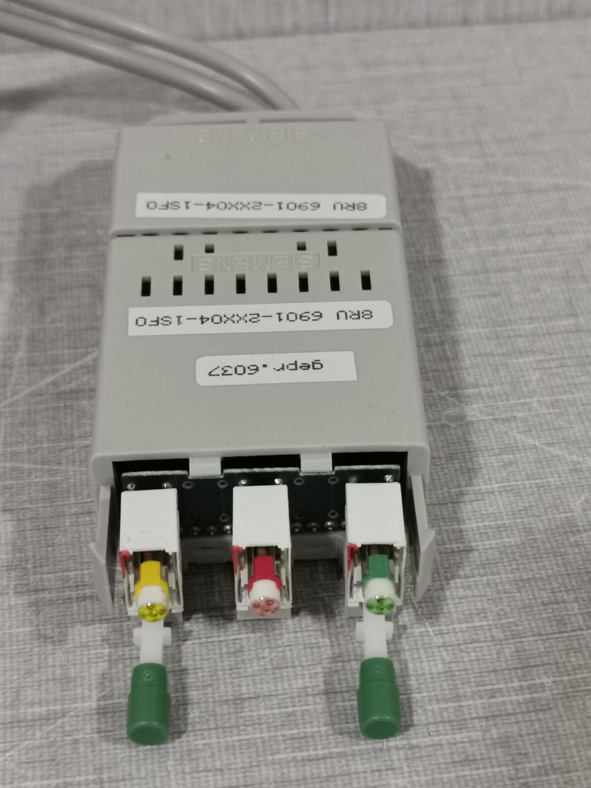 Siemens 6901-2XX04-1SF0 SIEMENS 8RU 6901-2XX04-1SF0 MOSAIK SYSTEM M CONNECTOR 6