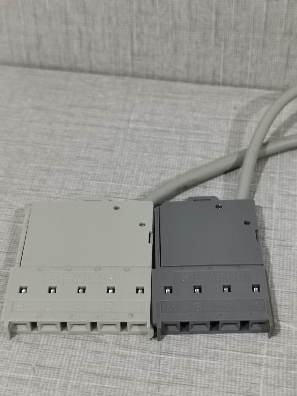 Siemens 6901-2XX04-1SF0 SIEMENS 8RU 6901-2XX04-1SF0 MOSAIK SYSTEM M CONNECTOR 7