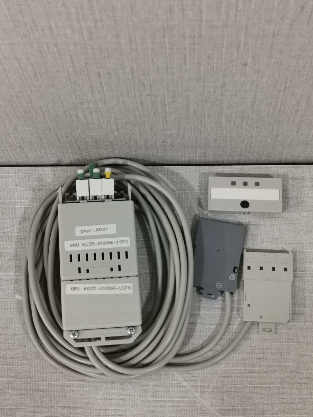 SIEMENS 8RU 6035-2XX06-1SF0 MOSAIK SYSTEM M CONNECTOR