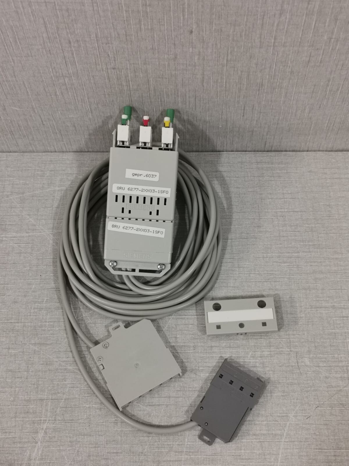 SIEMENS 8RU 6277-2XX03-1SF0 MOSAIK SYSTEM M CONNECTOR