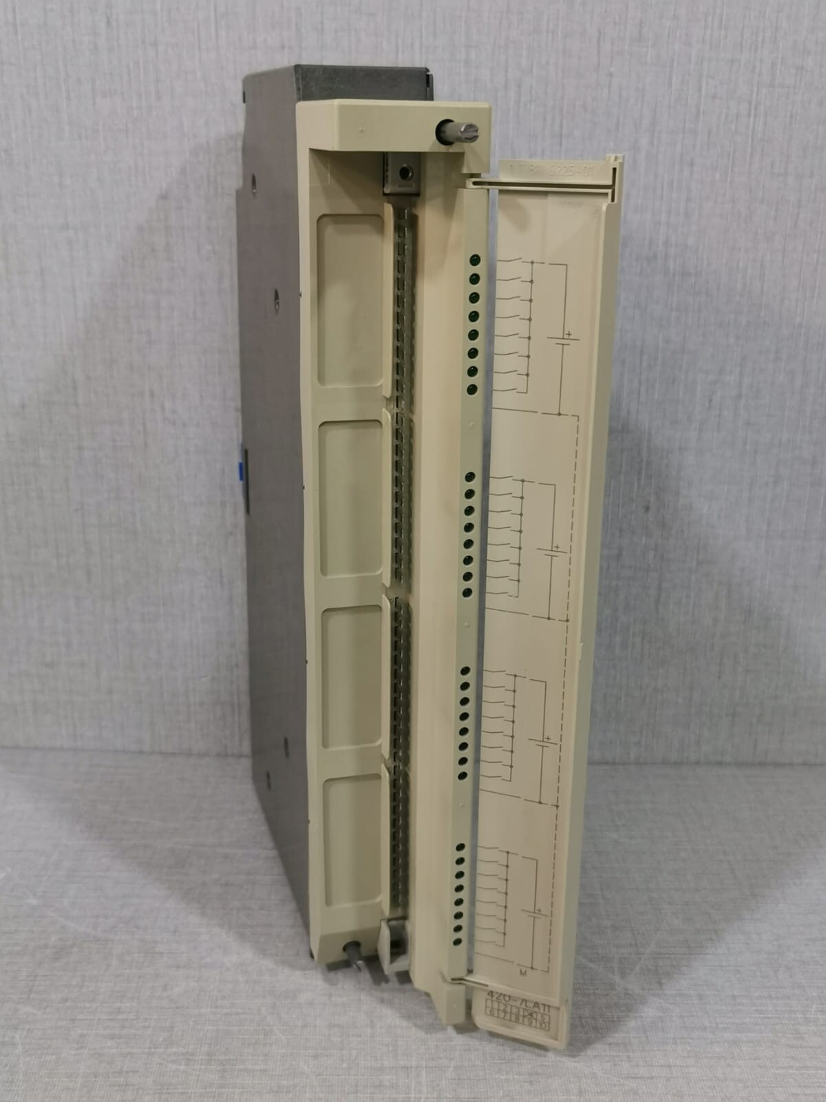 Siemens 6ES5-420-7LA11 Siemens Simatic S5 6ES5-420-7LA11 Simatic S5 Digital Input Module 32xDC 24V 4